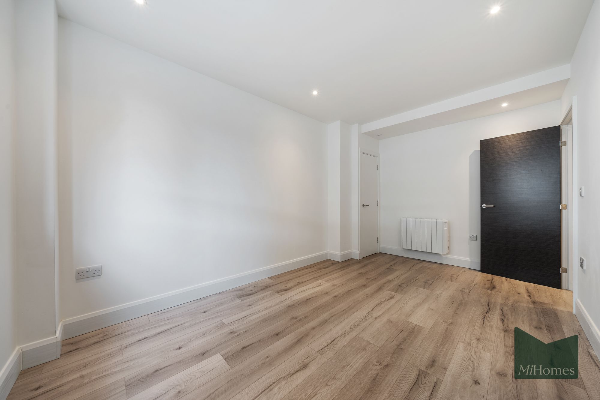 2 bed flat to rent in Newport Road, Link House Newport Road, UB4 - Property Image 9