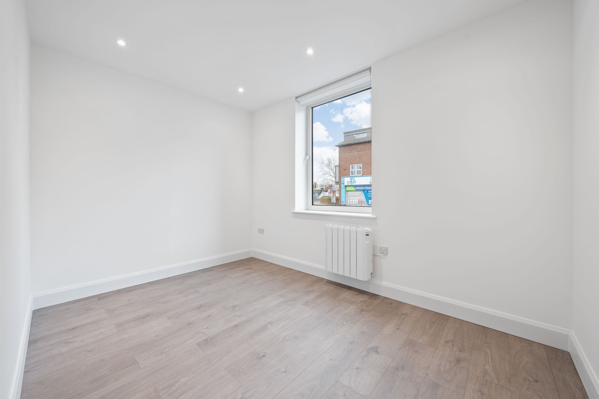 1 bed flat to rent in High Street, Potters Bar, EN6  - Property Image 2