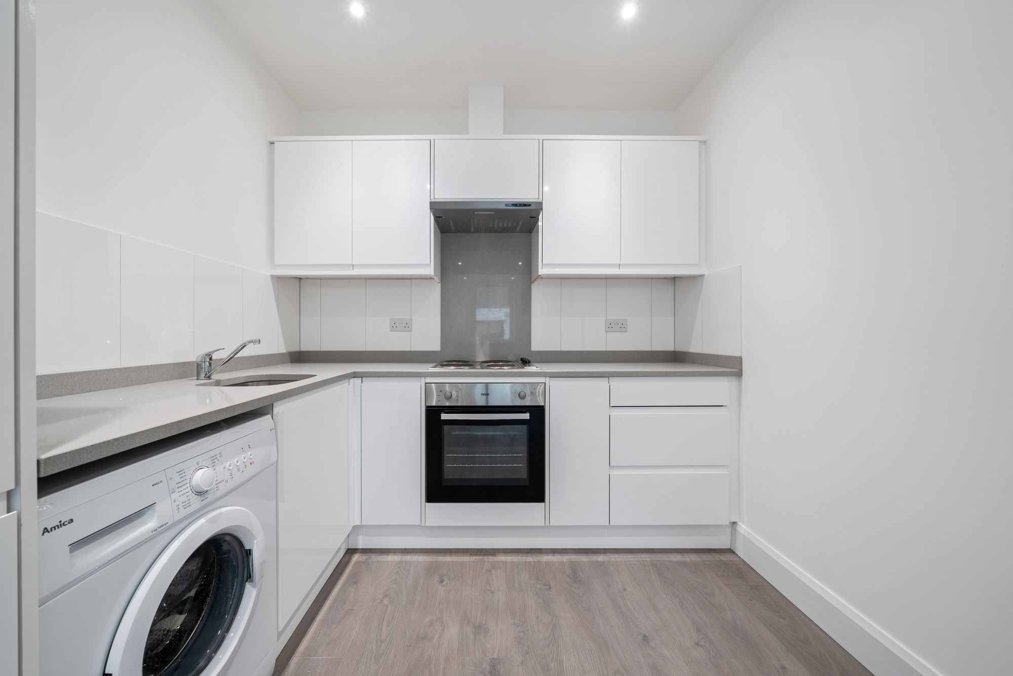 1 bed flat to rent in High Street, Potters Bar, EN6  - Property Image 8