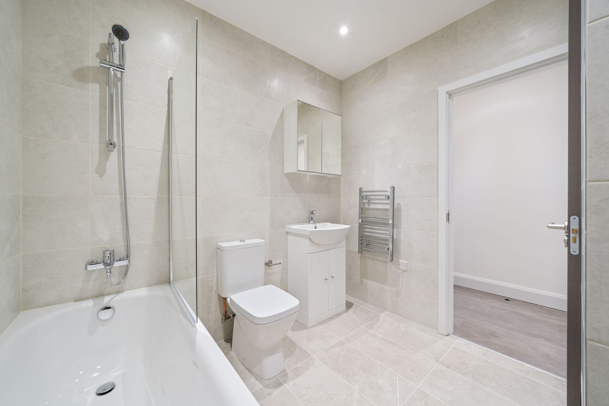 1 bed flat to rent in High Street, Potters Bar, EN6  - Property Image 11
