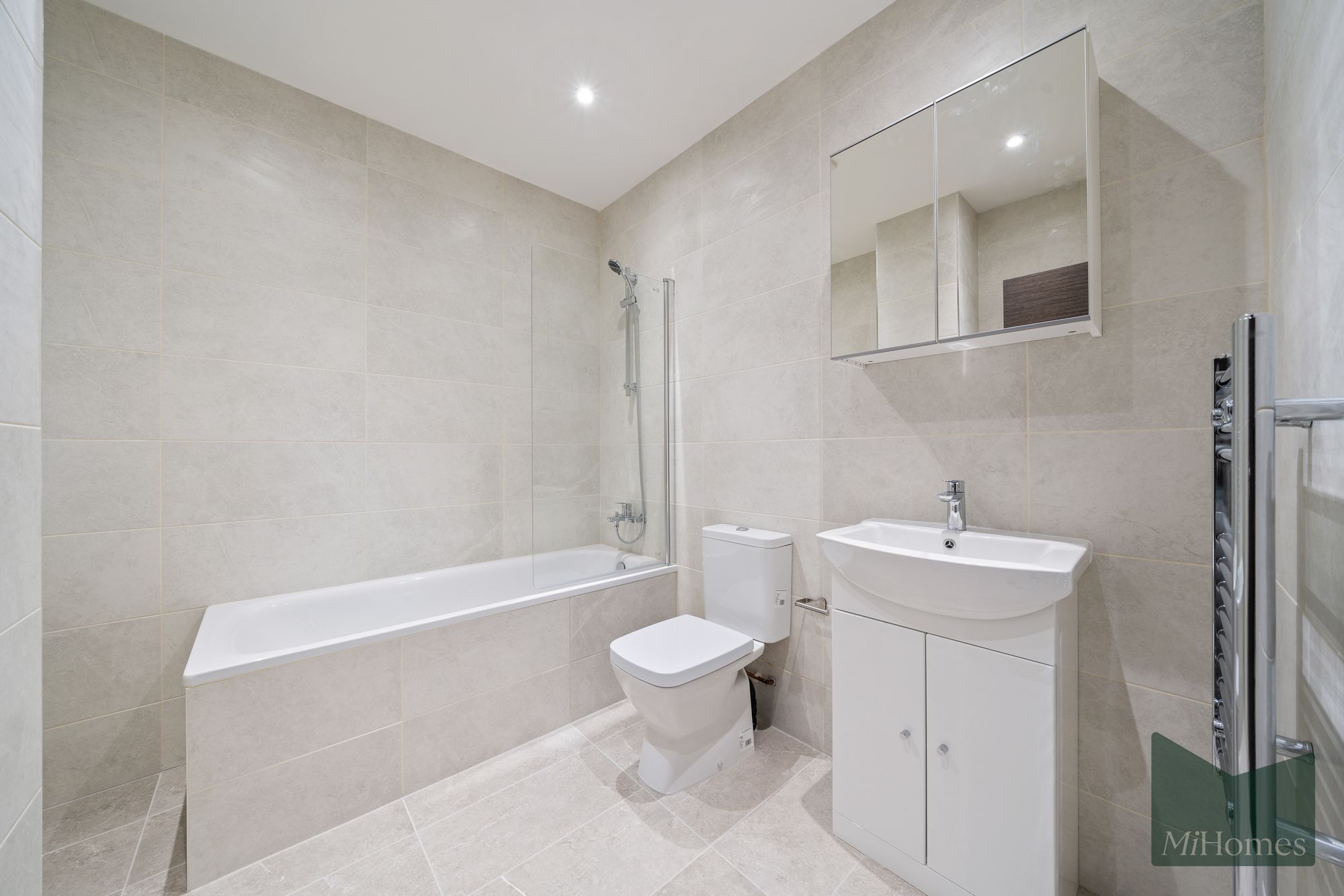 1 bed flat to rent in High Street, Potters Bar, EN6  - Property Image 5
