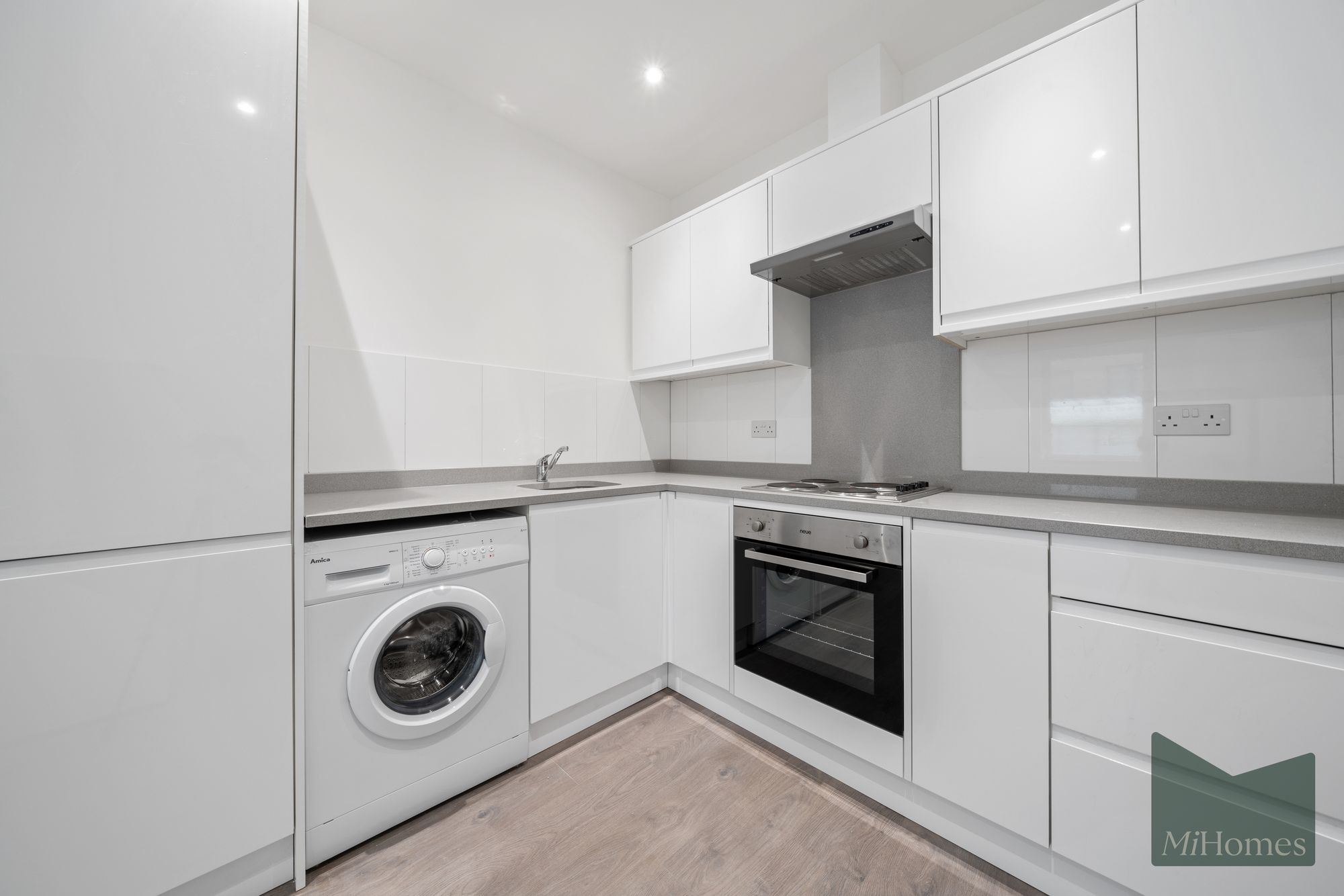 1 bed flat to rent in High Street, Potters Bar, EN6  - Property Image 8