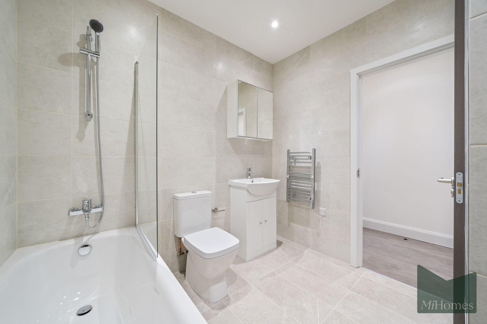 1 bed flat to rent in High Street, Potters Bar, EN6  - Property Image 10