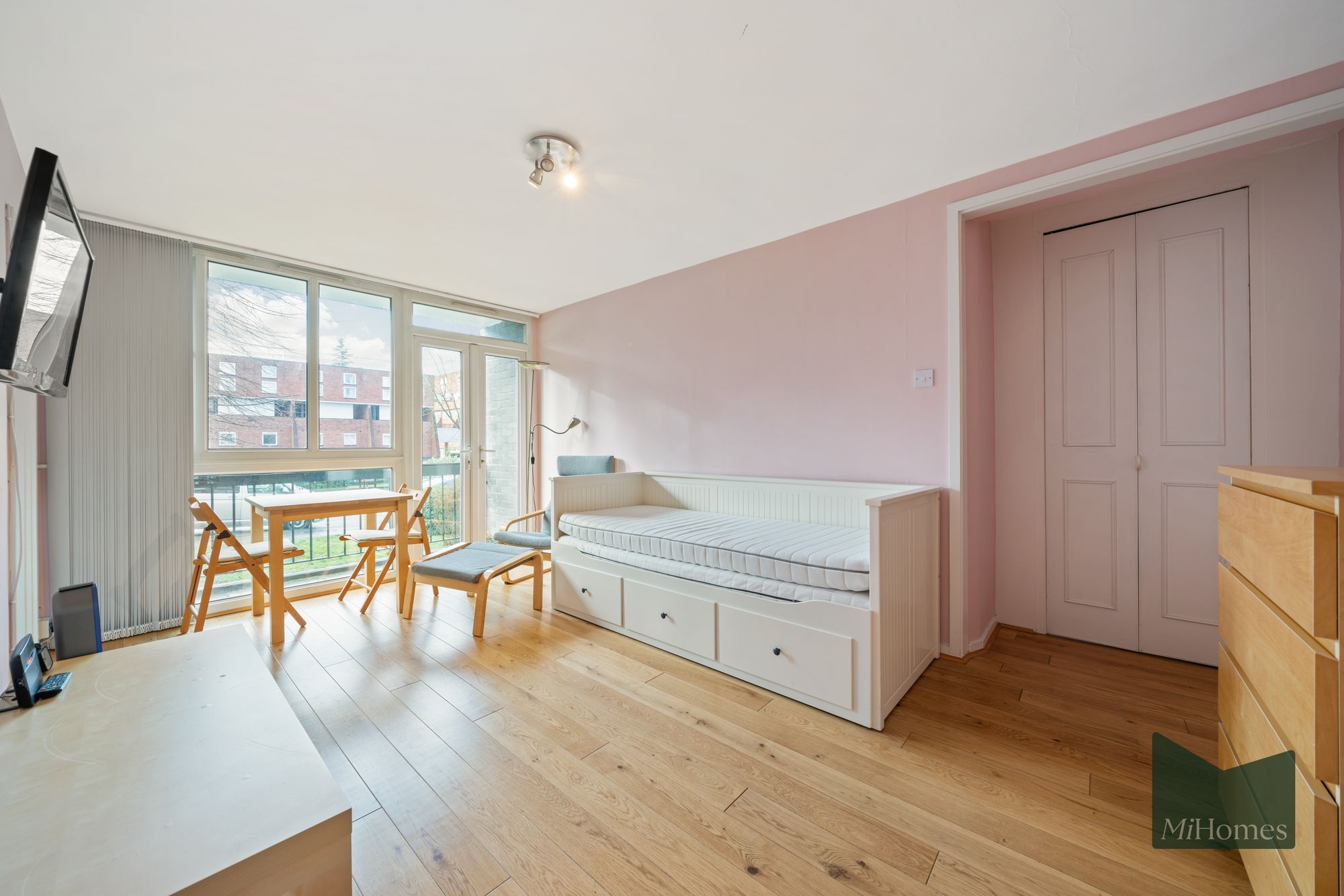 Studio flat for sale in Ashbourne Close, Ashbourne Court Ashbourne Close, N12