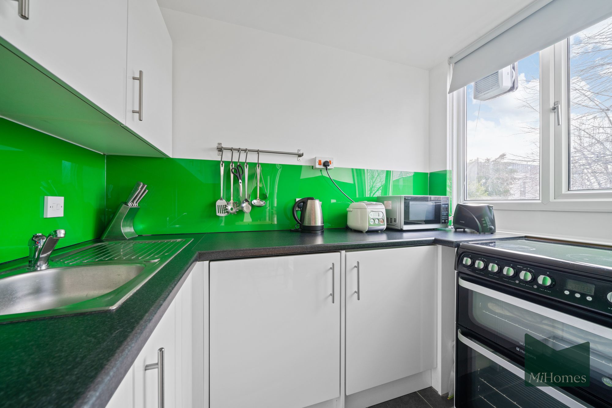 Studio flat for sale in Ashbourne Close, Ashbourne Court Ashbourne Close, N12  - Property Image 6