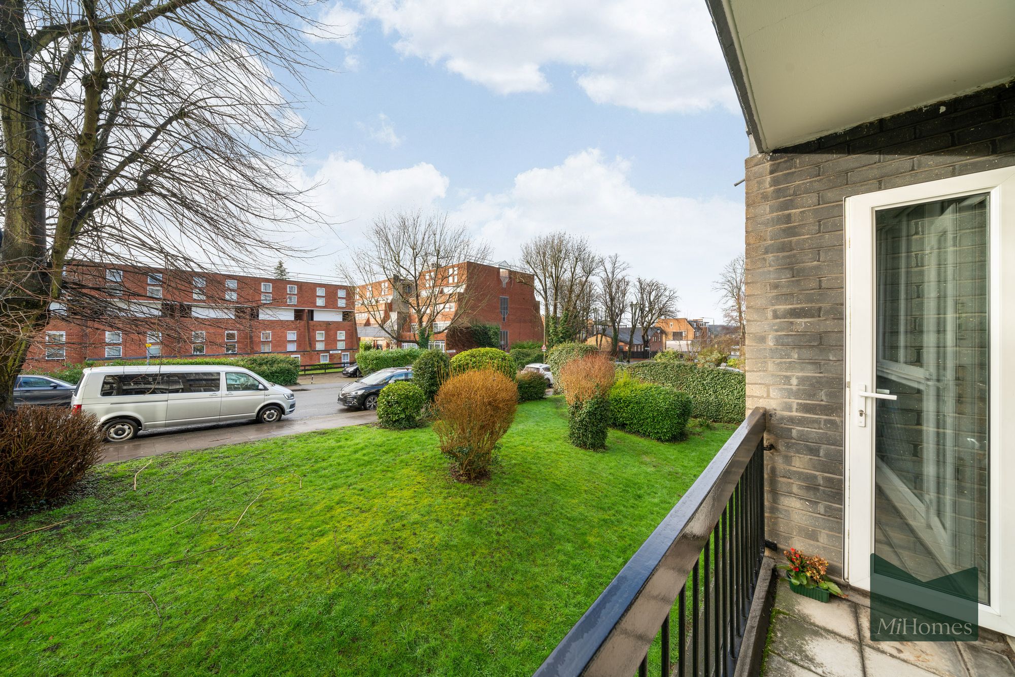 Studio flat for sale in Ashbourne Close, Ashbourne Court Ashbourne Close, N12  - Property Image 8