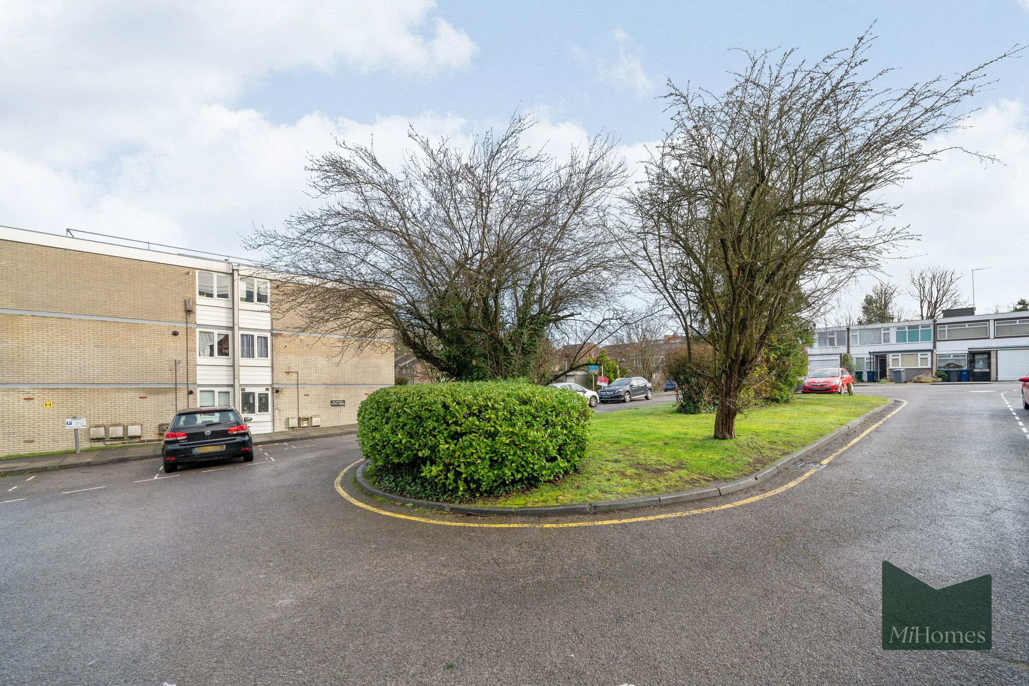 Studio flat for sale in Ashbourne Close, Ashbourne Court Ashbourne Close, N12  - Property Image 9