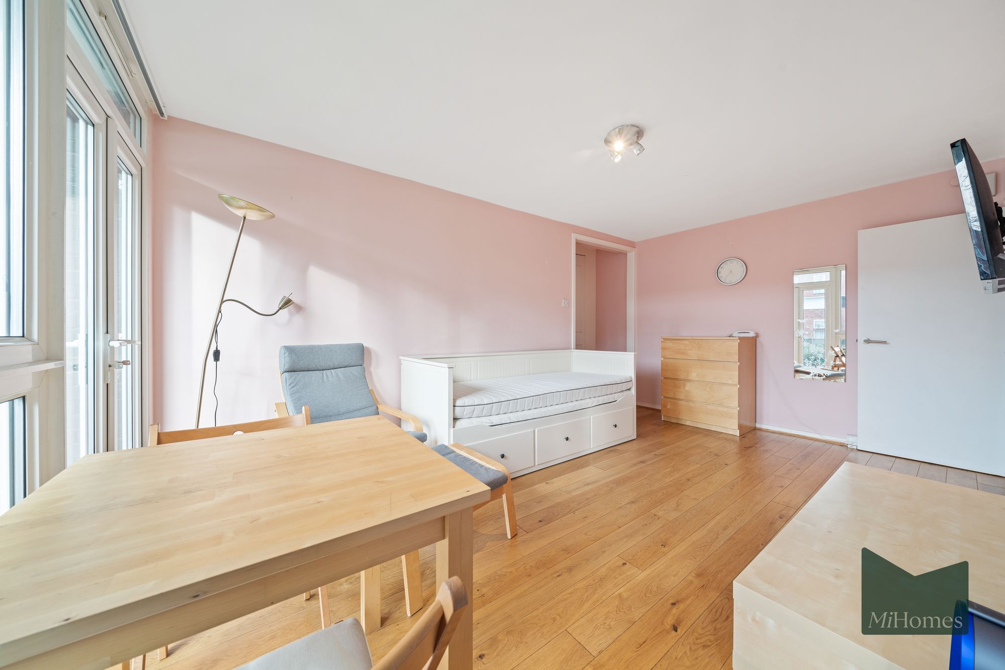 Studio flat for sale in Ashbourne Close, Ashbourne Court Ashbourne Close, N12  - Property Image 5