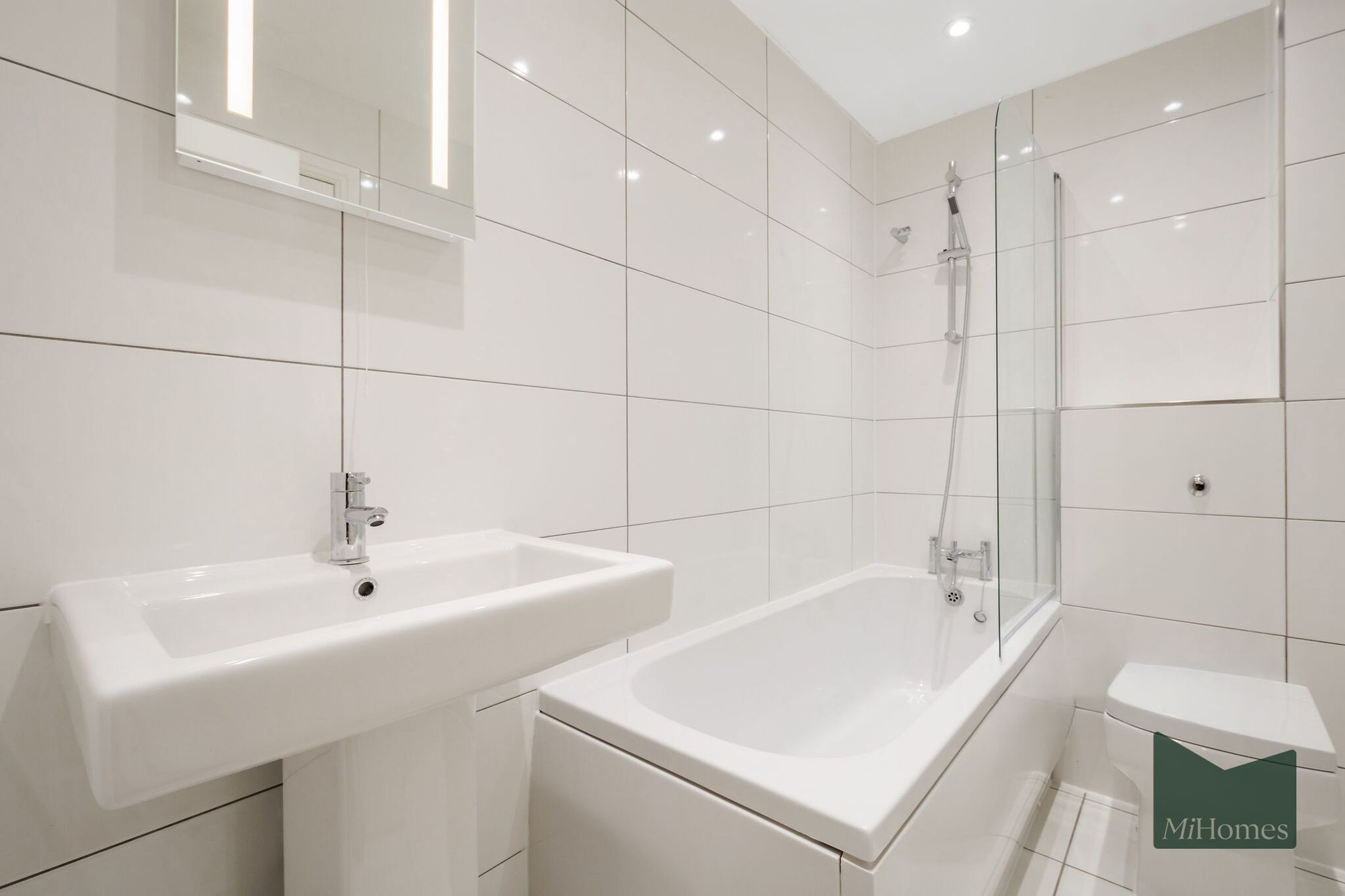 2 bed to rent in Anderson Close, London, N21  - Property Image 3