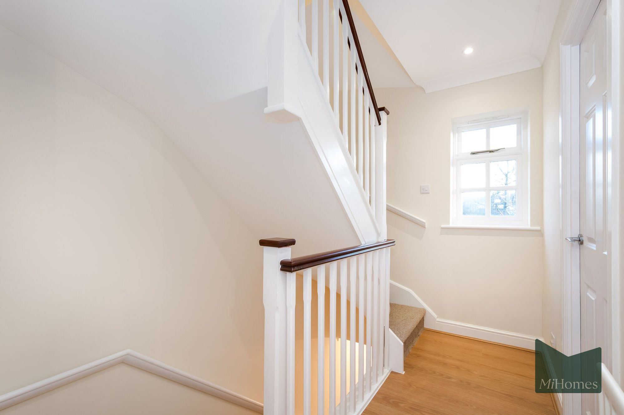 2 bed to rent in Anderson Close, London, N21  - Property Image 4