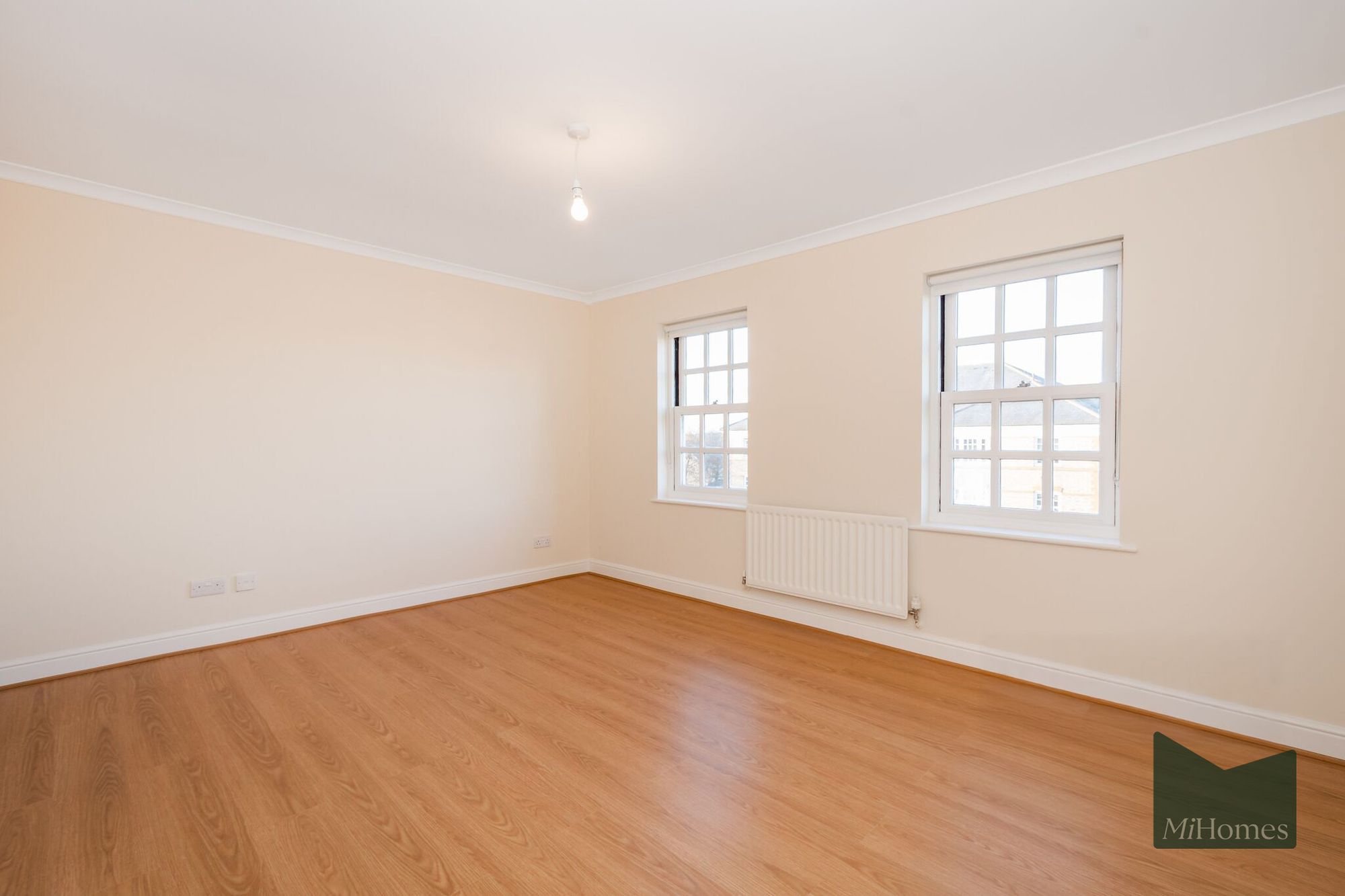 2 bed to rent in Anderson Close, London, N21  - Property Image 6