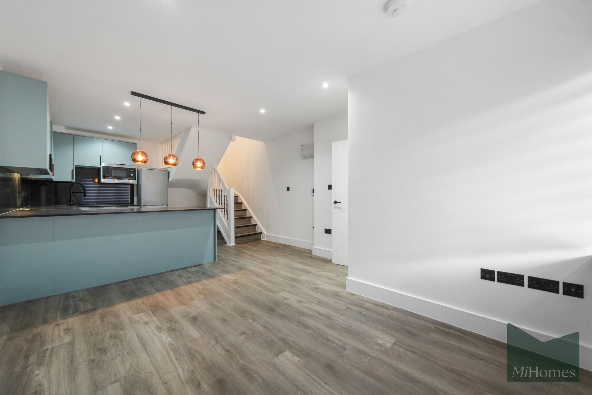 2 bed flat to rent in Hardy Passage, London, N22  - Property Image 5