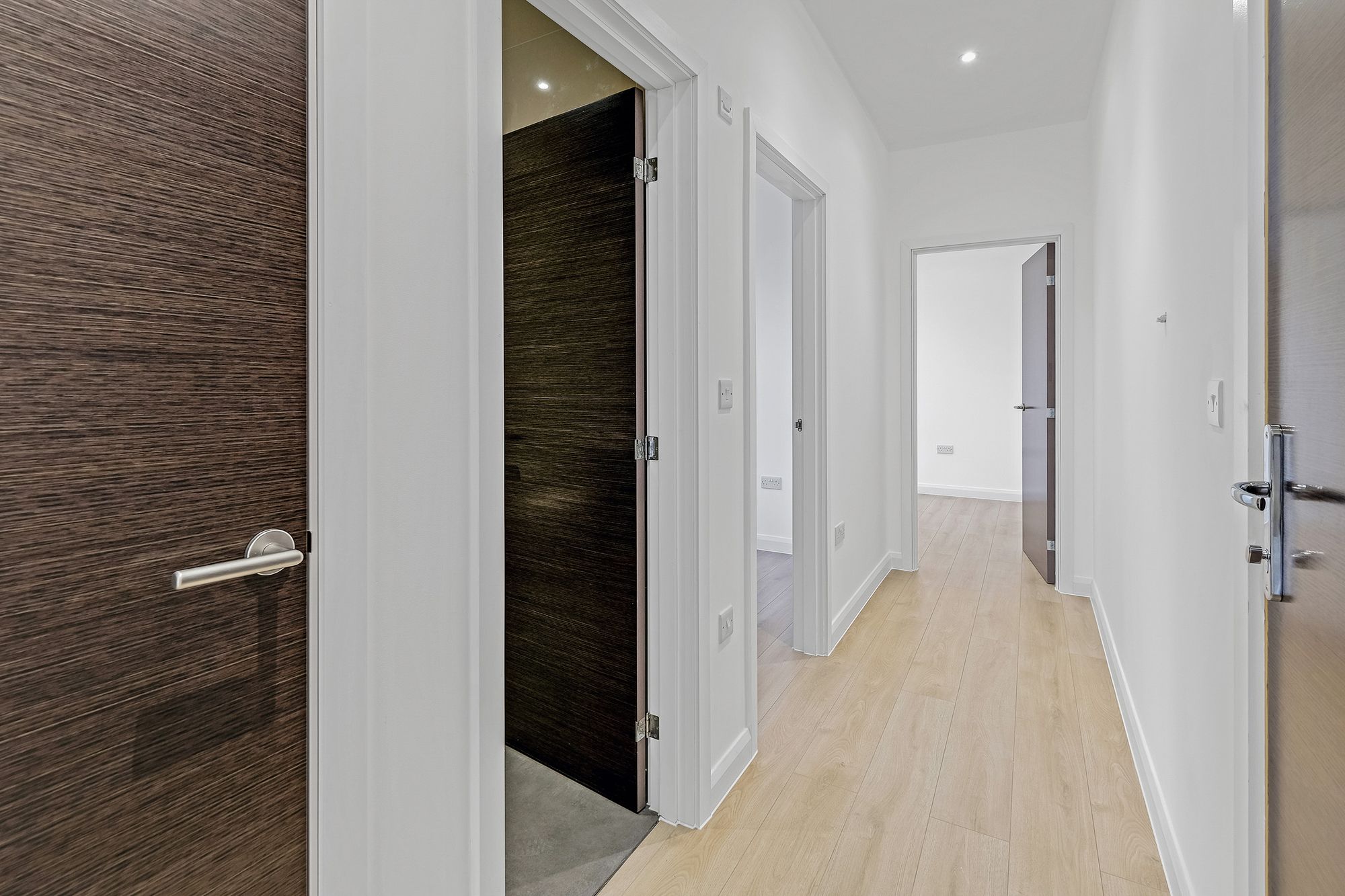 2 bed flat to rent in Bath Road, Chesterfield House, SL1  - Property Image 5