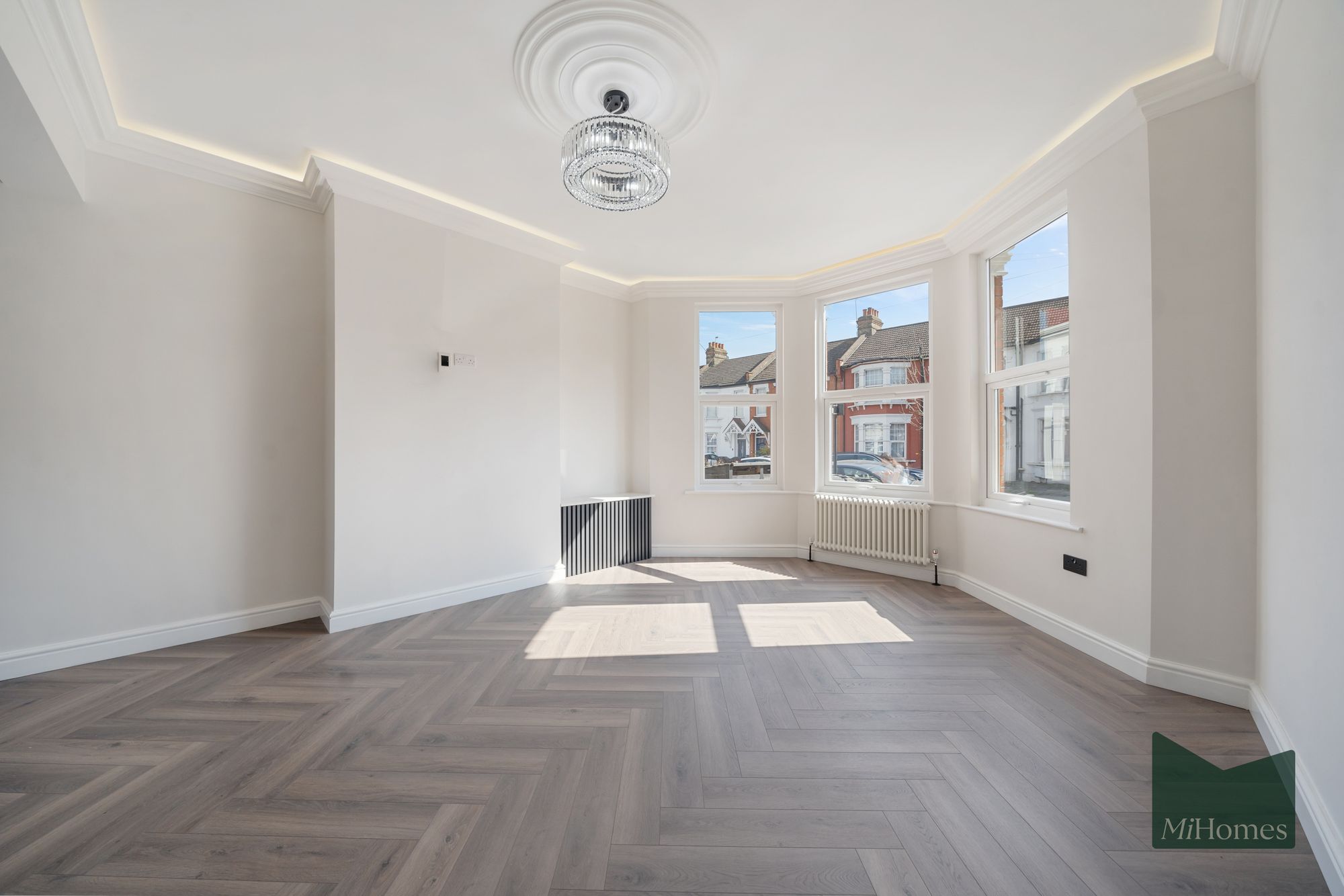 2 bed ground floor flat to rent in Belsize Avenue, London, N13 - Property Image 5