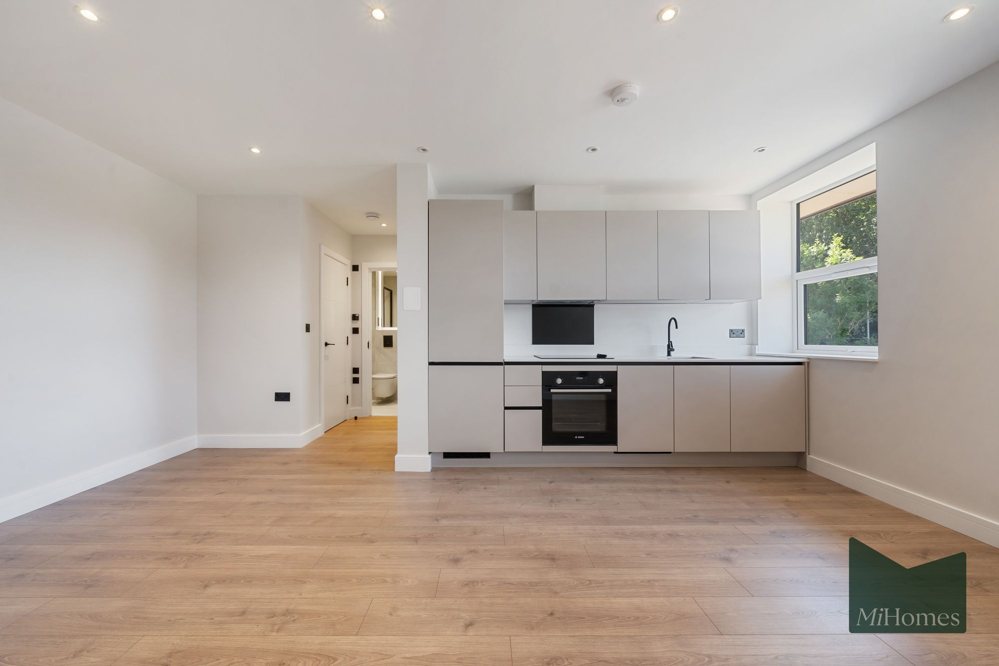 2 bed flat to rent in Lawn Lane, Hemel Hempstead, HP3 - Property Image 4
