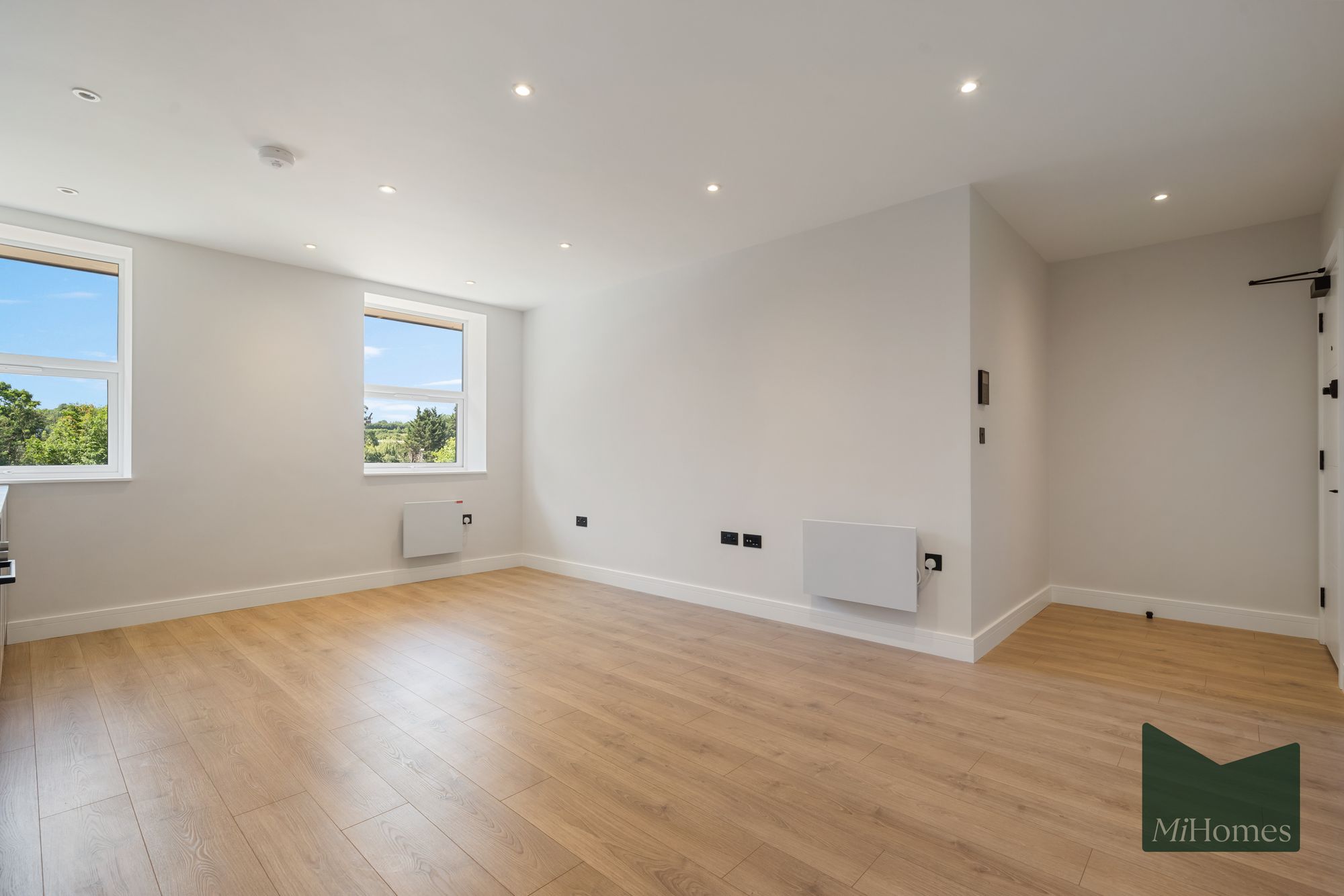 2 bed flat to rent in Lawn Lane, Hemel Hempstead, HP3 - Property Image 3