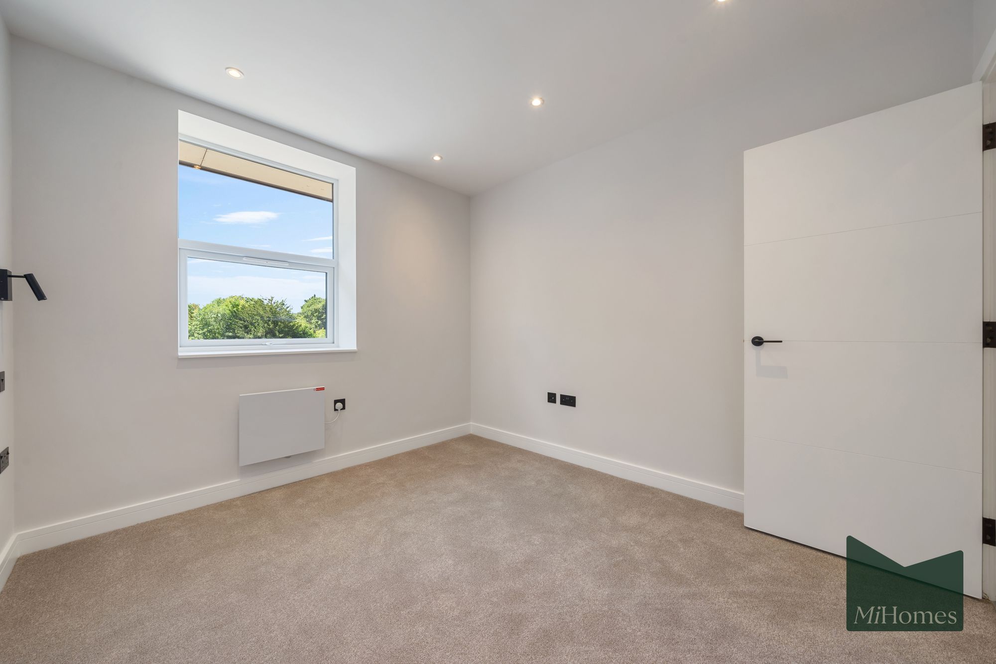 2 bed flat to rent in Lawn Lane, Hemel Hempstead, HP3 - Property Image 5