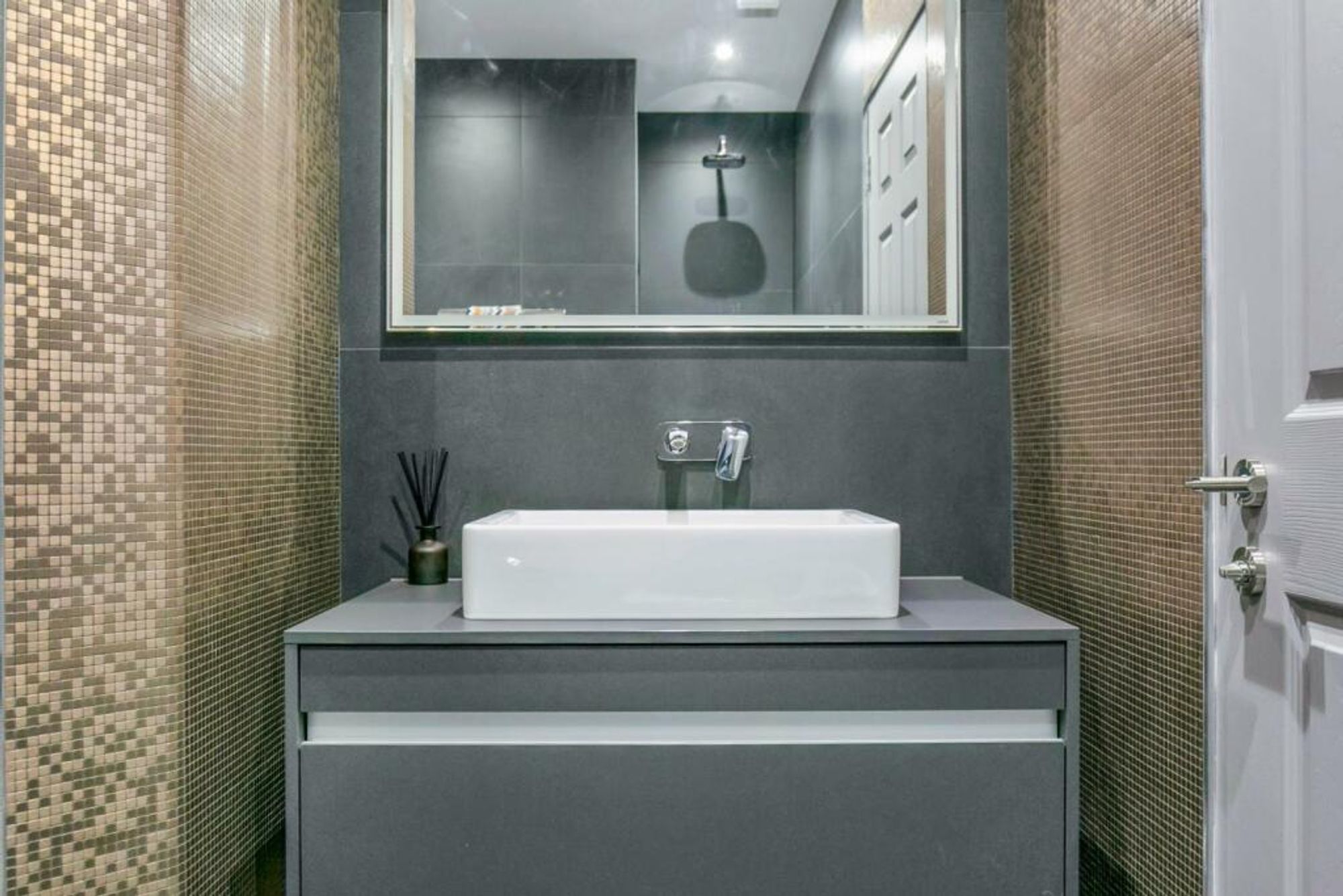 2 bed penthouse to rent in Games Road, Barnet, EN4  - Property Image 15