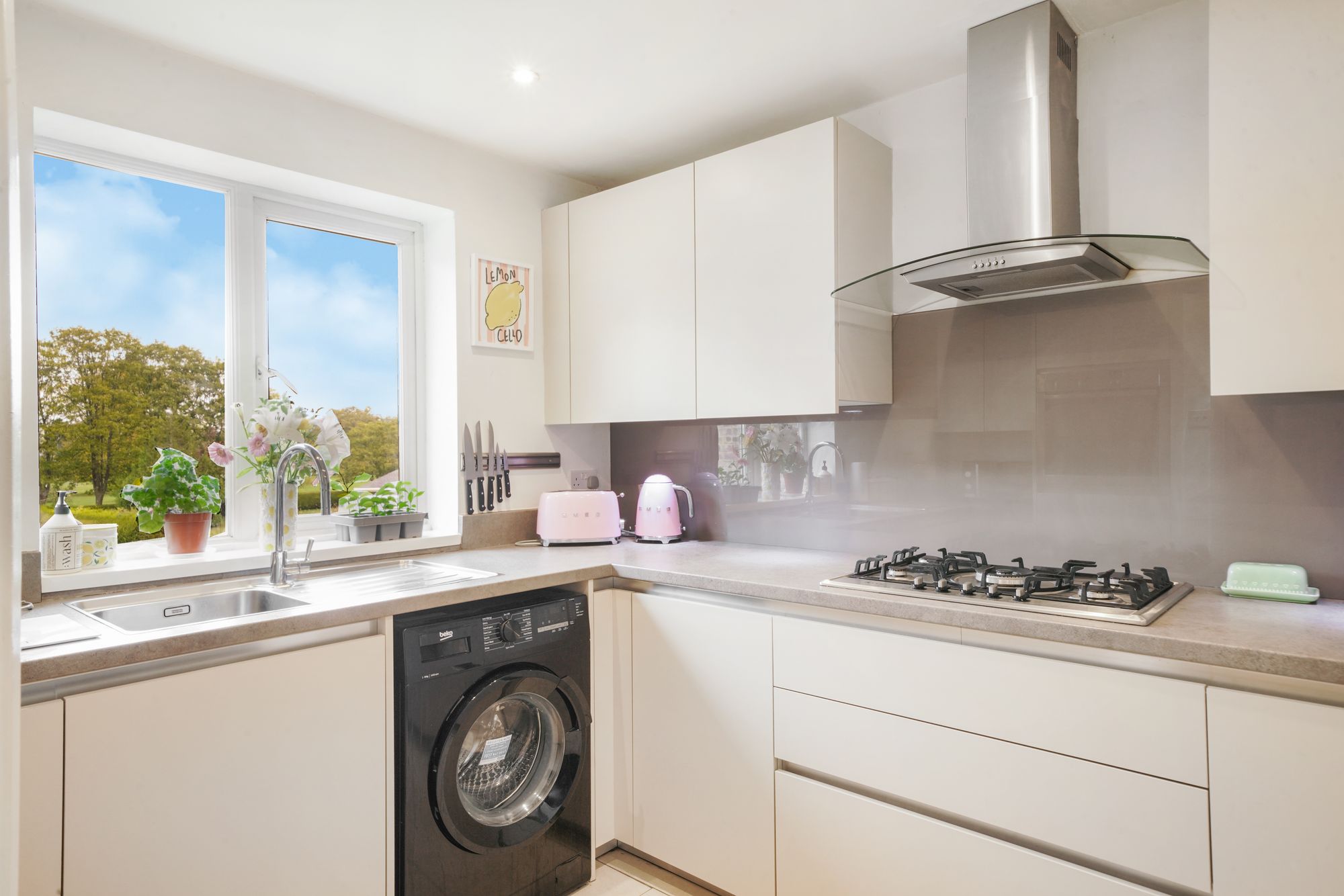 1 bed flat to rent in Sunbury Court Mews, Sunbury-On-Thames, TW16  - Property Image 7