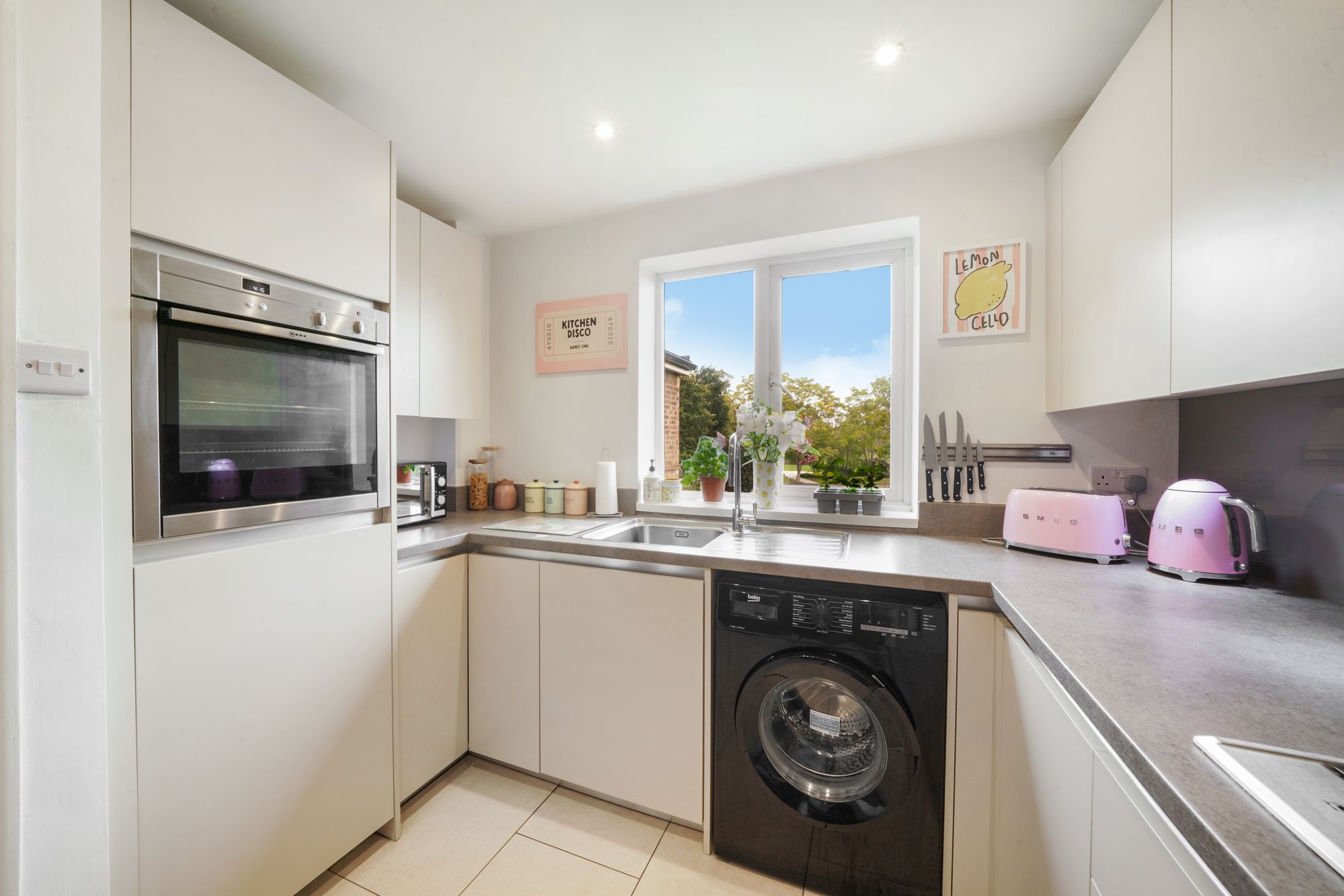 1 bed flat to rent in Sunbury Court Mews, Sunbury-On-Thames, TW16  - Property Image 8