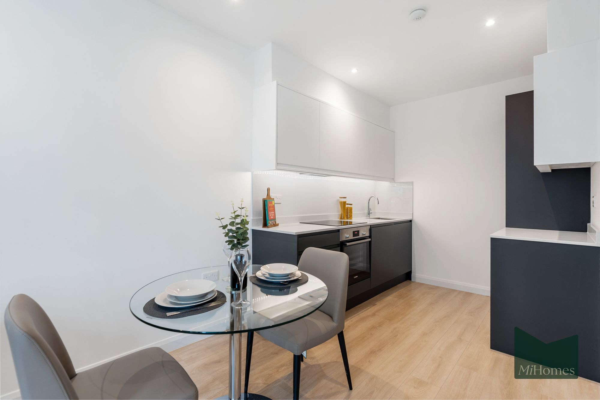2 bed flat to rent in Bath Road, Chesterfield House, SL1  - Property Image 9