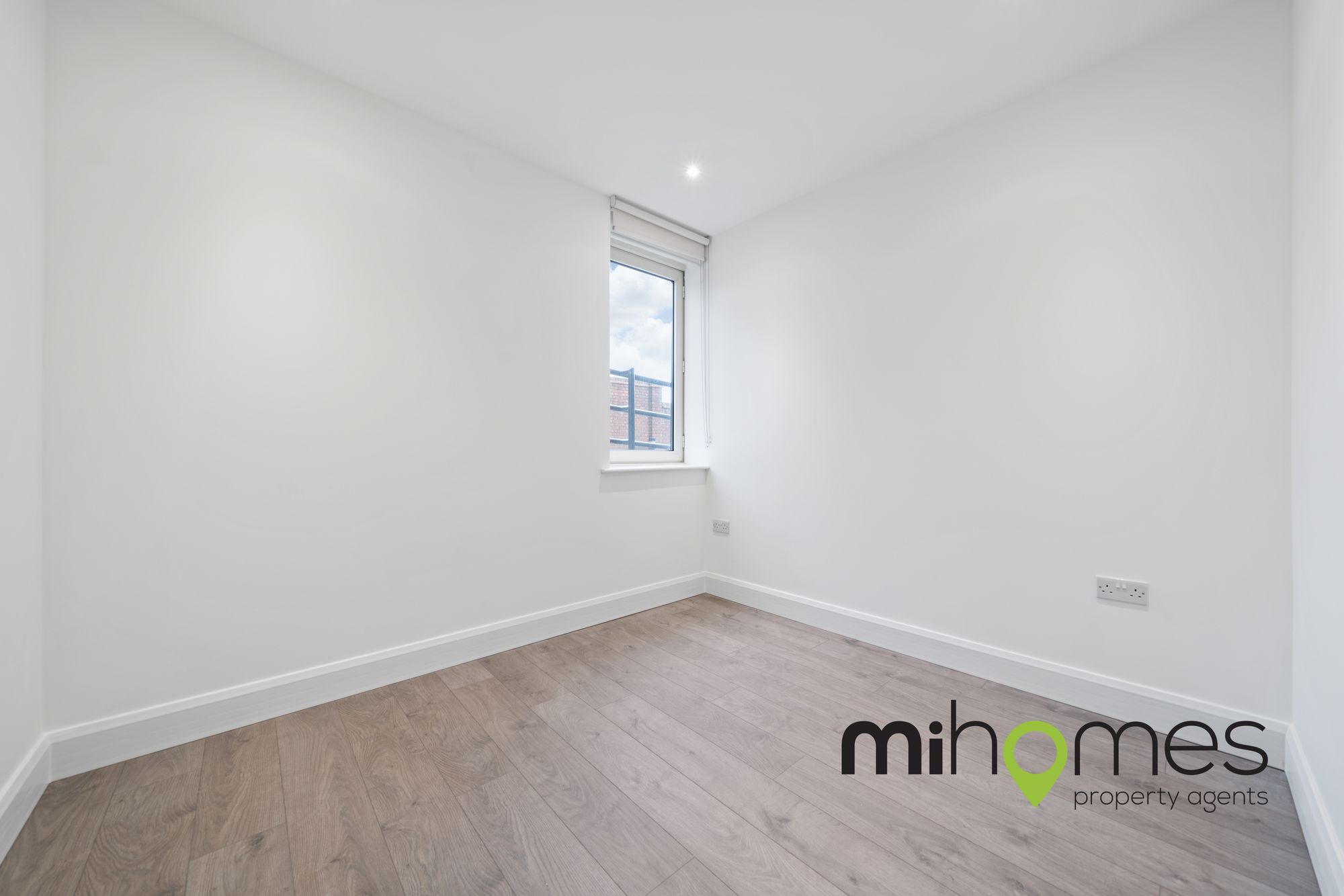 2 bed flat to rent in High Street, Key Point, EN6  - Property Image 2