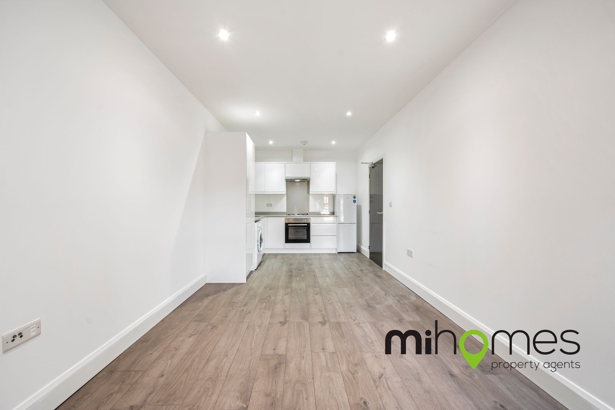 1 bed flat to rent in High Street, Potters Bar, EN6  - Property Image 11