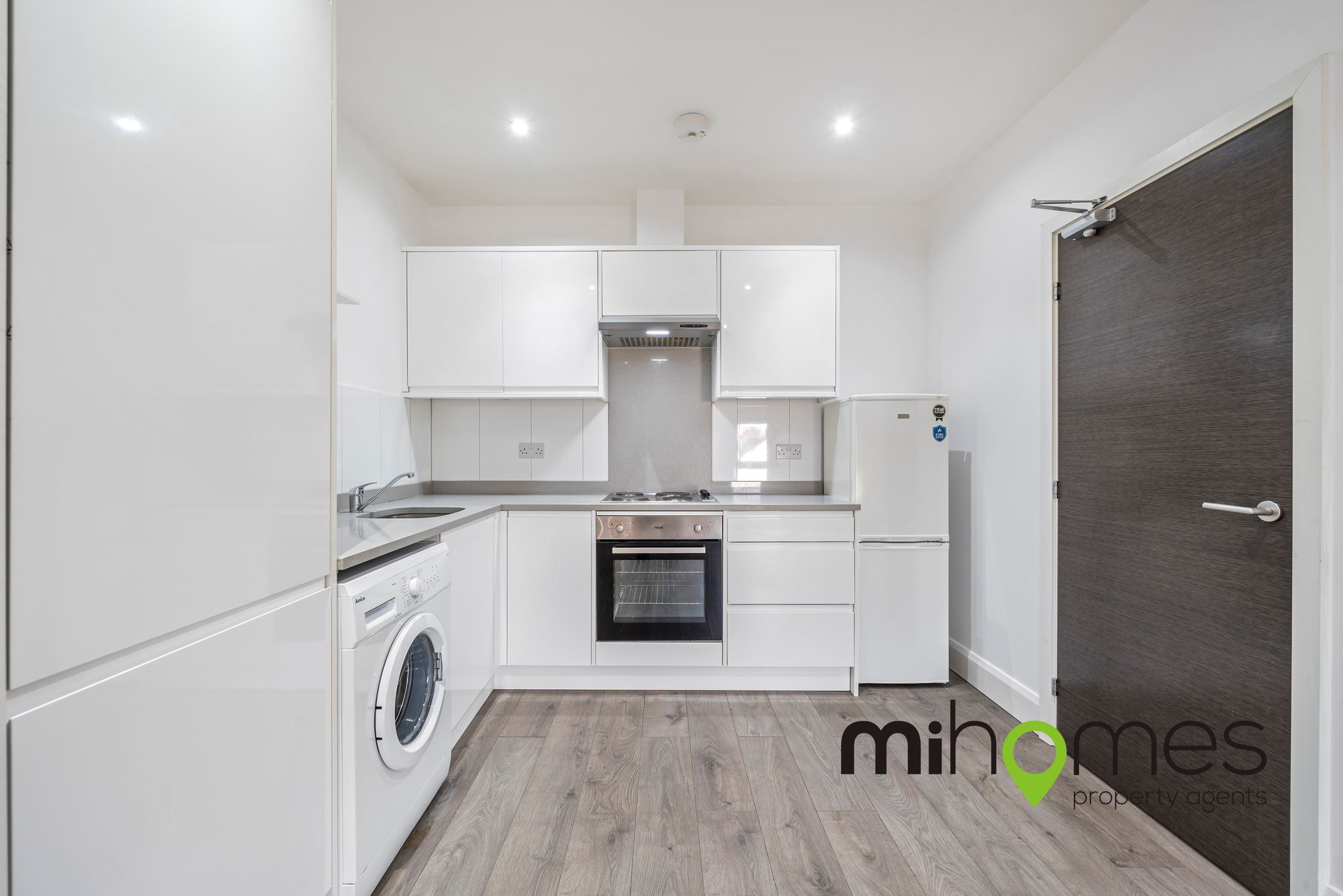 1 bed flat to rent in High Street, Potters Bar, EN6  - Property Image 10