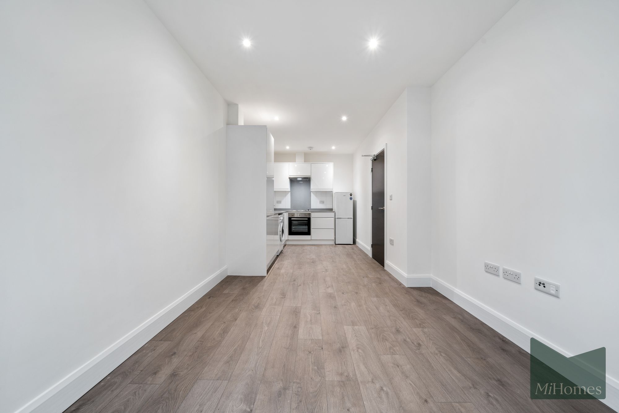 1 bed flat to rent in High Street, Potters Bar, EN6  - Property Image 10