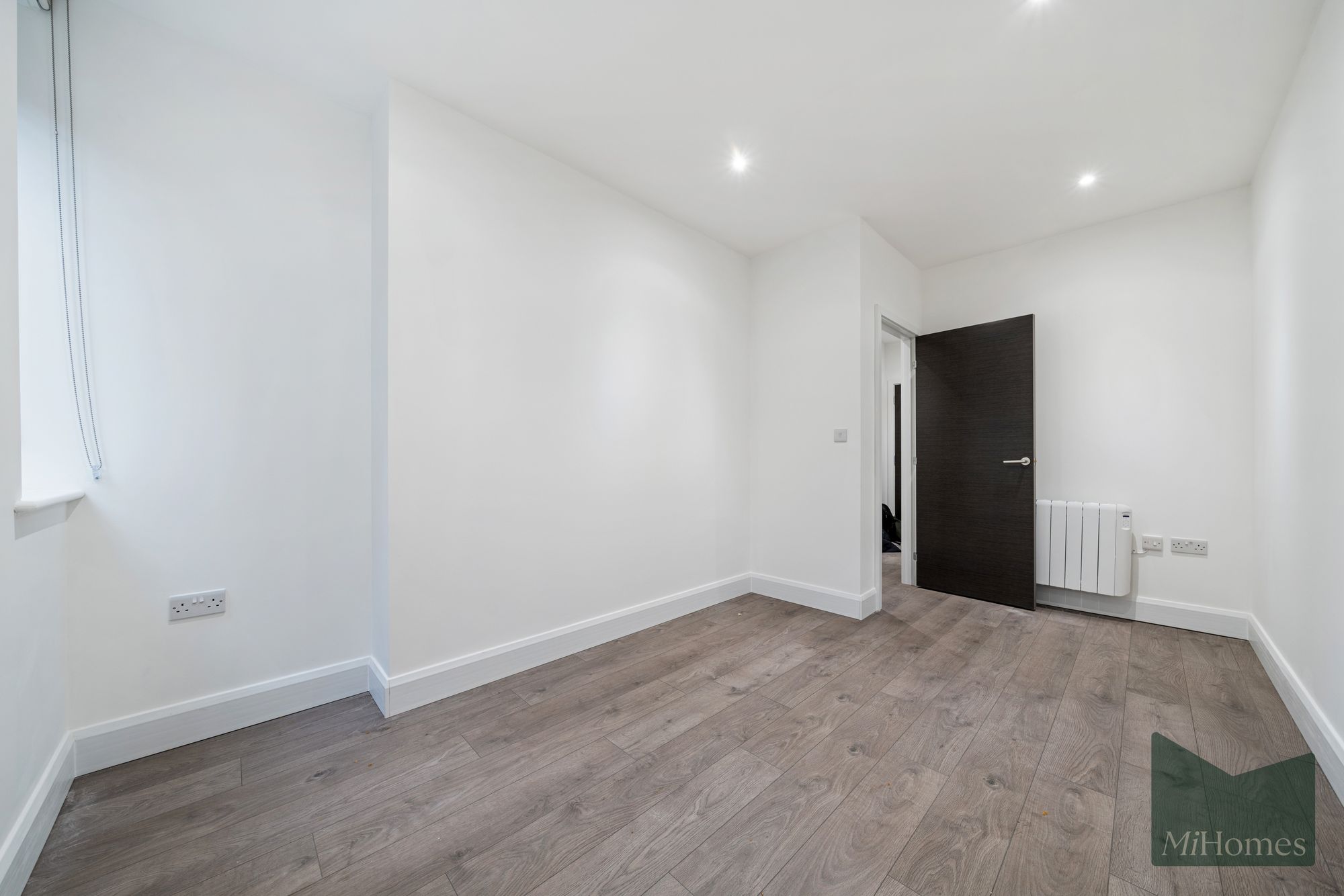 1 bed flat to rent in High Street, Potters Bar, EN6  - Property Image 4