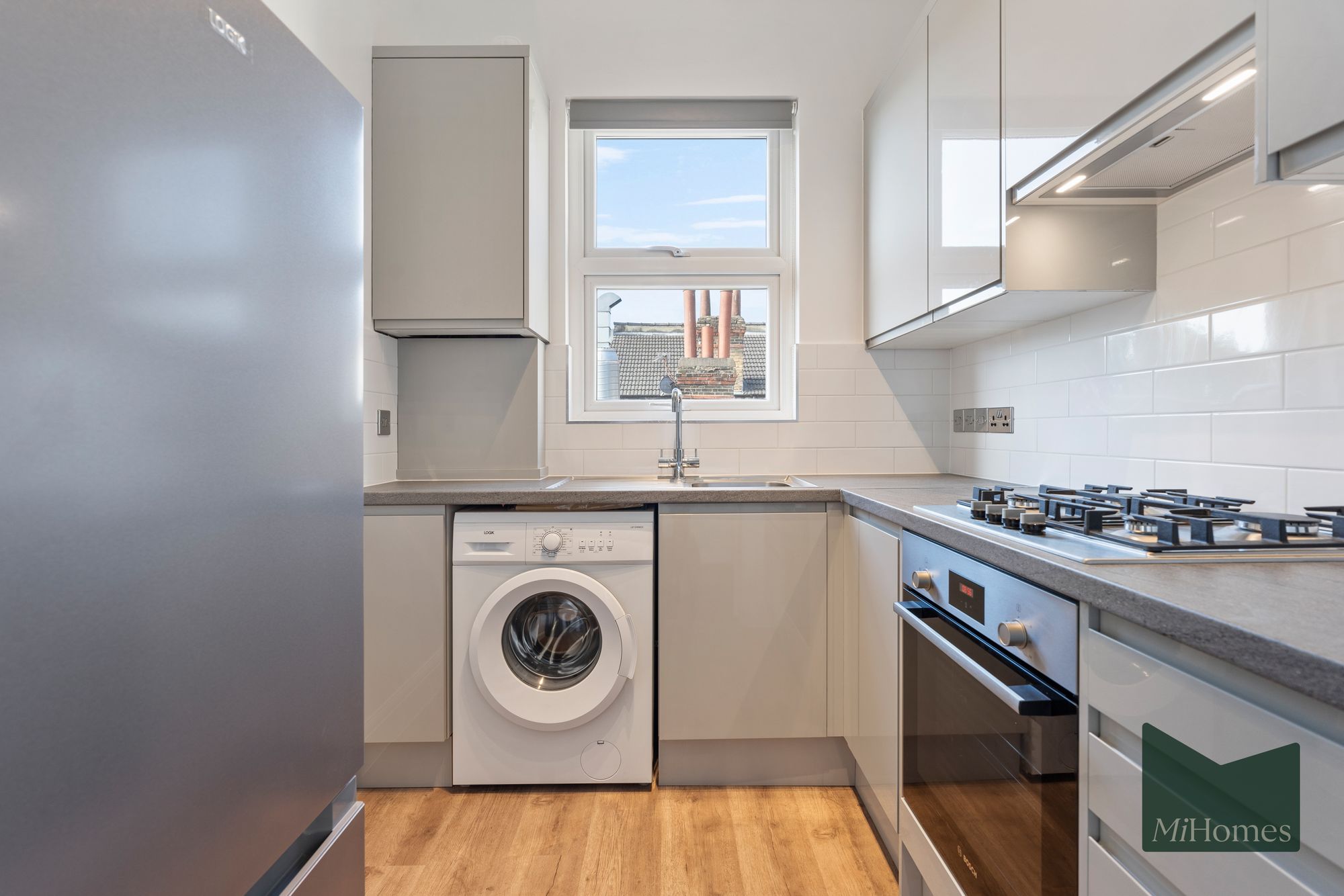 Flat to rent in Windsor Road, London, N13  - Property Image 2