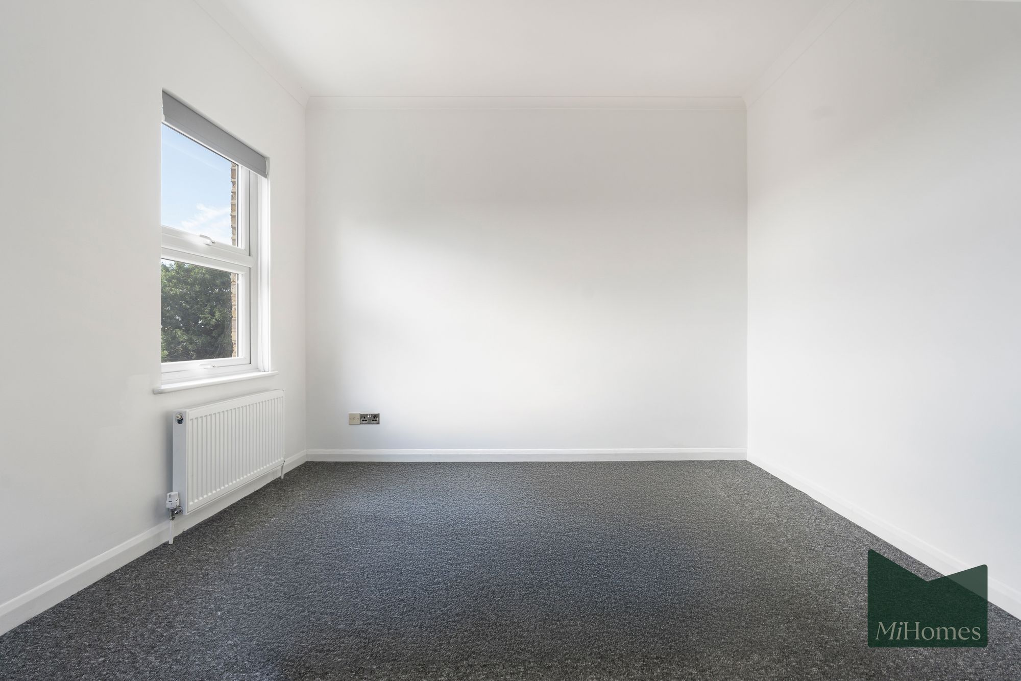 Flat to rent in Windsor Road, London, N13  - Property Image 9