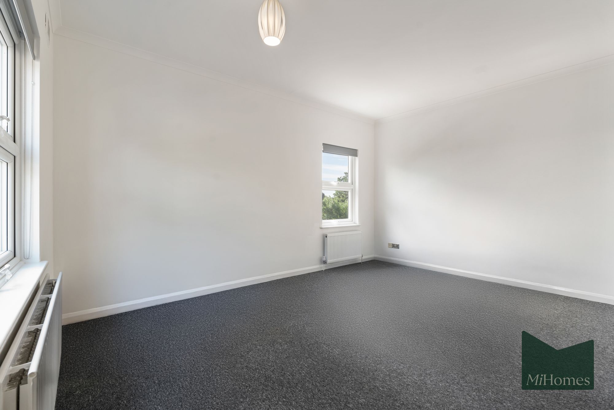 Flat to rent in Windsor Road, London, N13  - Property Image 3
