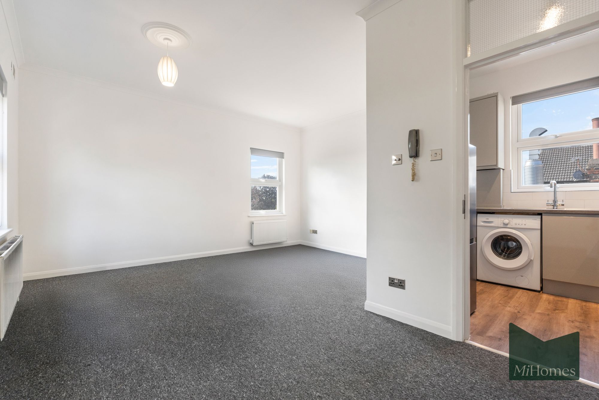 Flat to rent in Windsor Road, London, N13  - Property Image 1