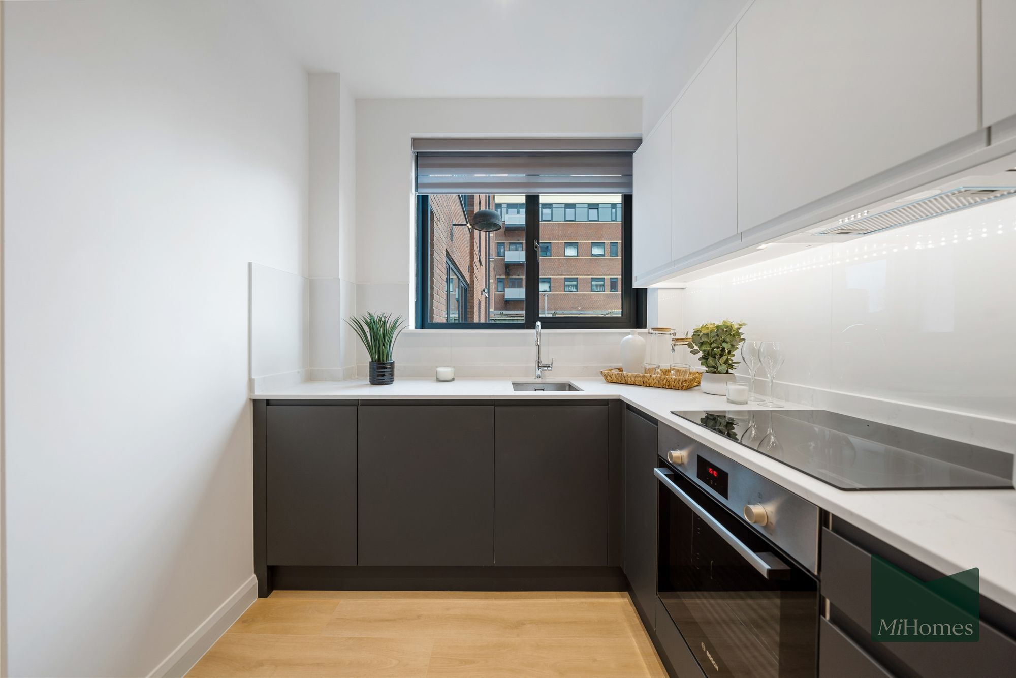 Flat to rent in Bath Road, Chesterfield House, SL1  - Property Image 5