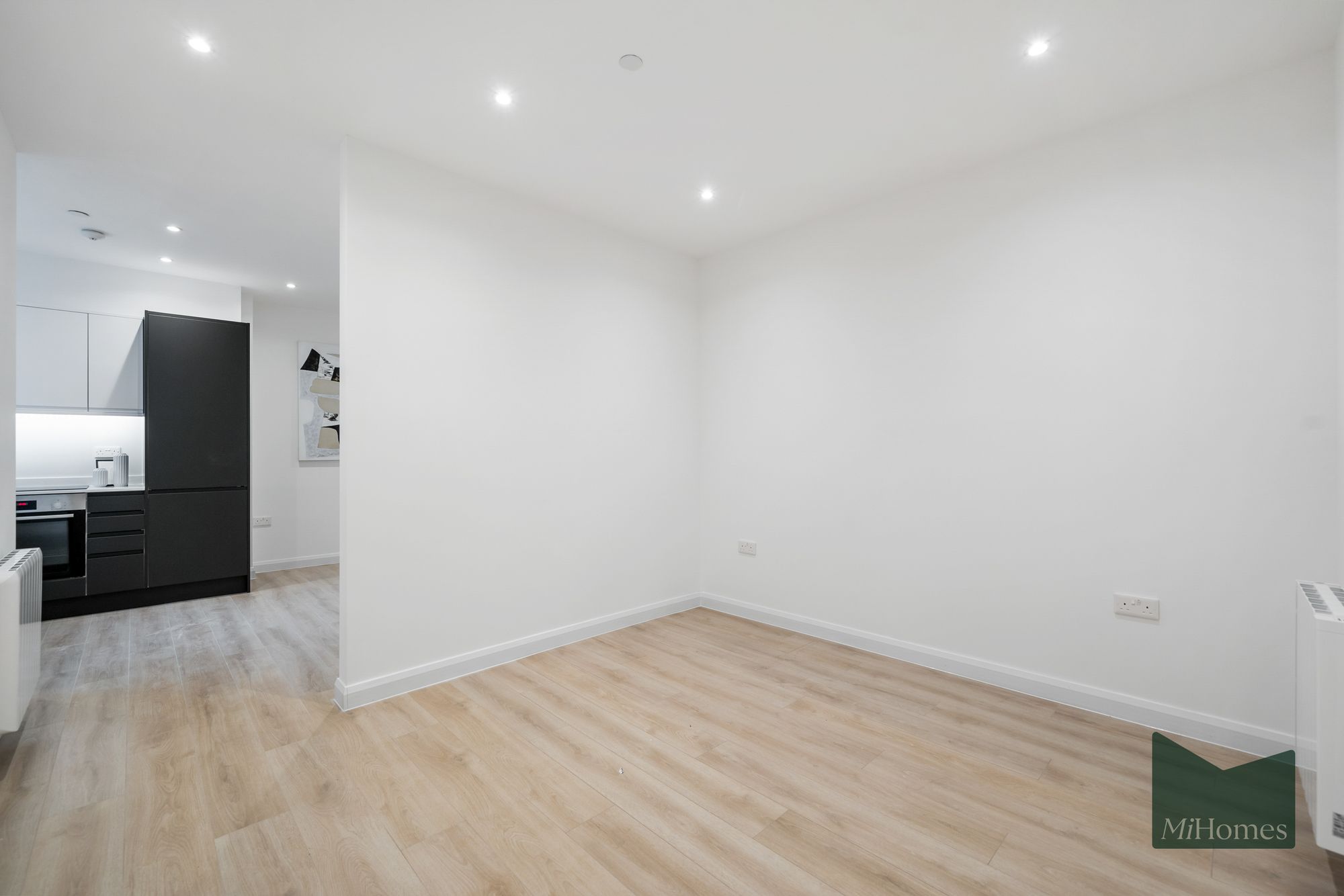 Flat to rent in Bath Road, Chesterfield House, SL1  - Property Image 6