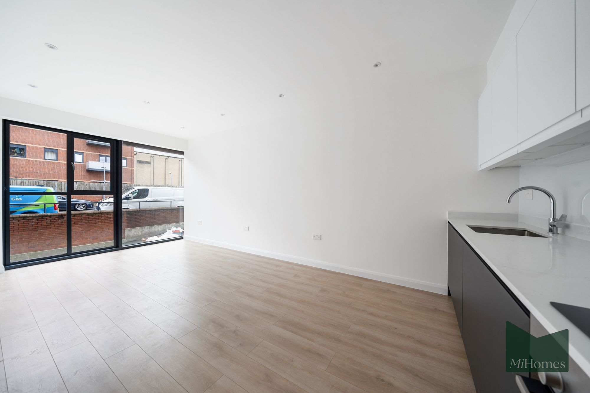 2 bed flat to rent in Bath Road, Chesterfield House, SL1  - Property Image 6