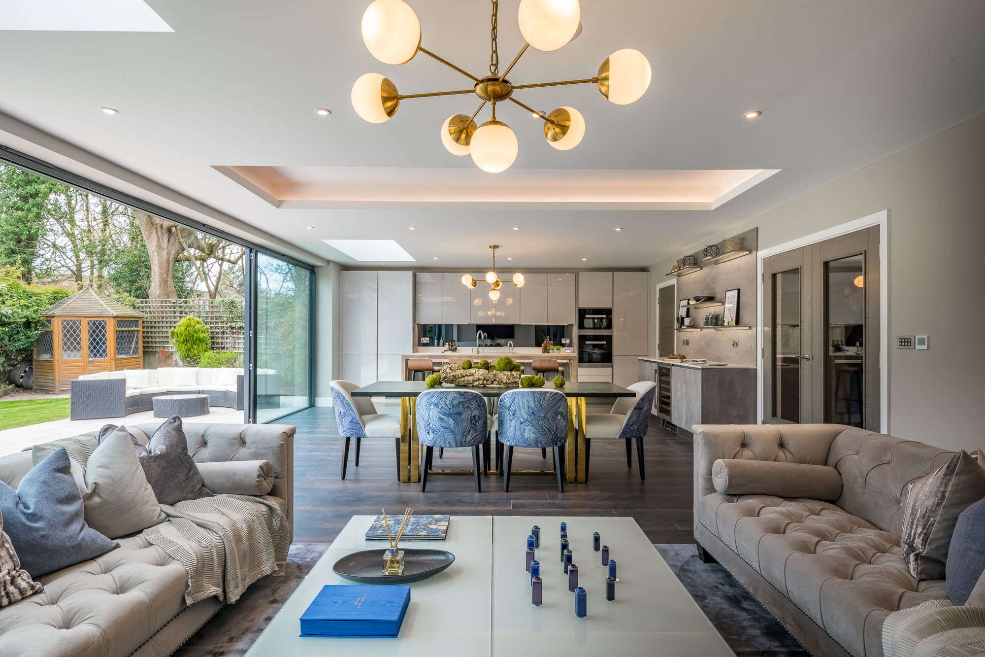 5 bed detached house to rent in Fairgreen East, Barnet, EN4 - Property Image 1