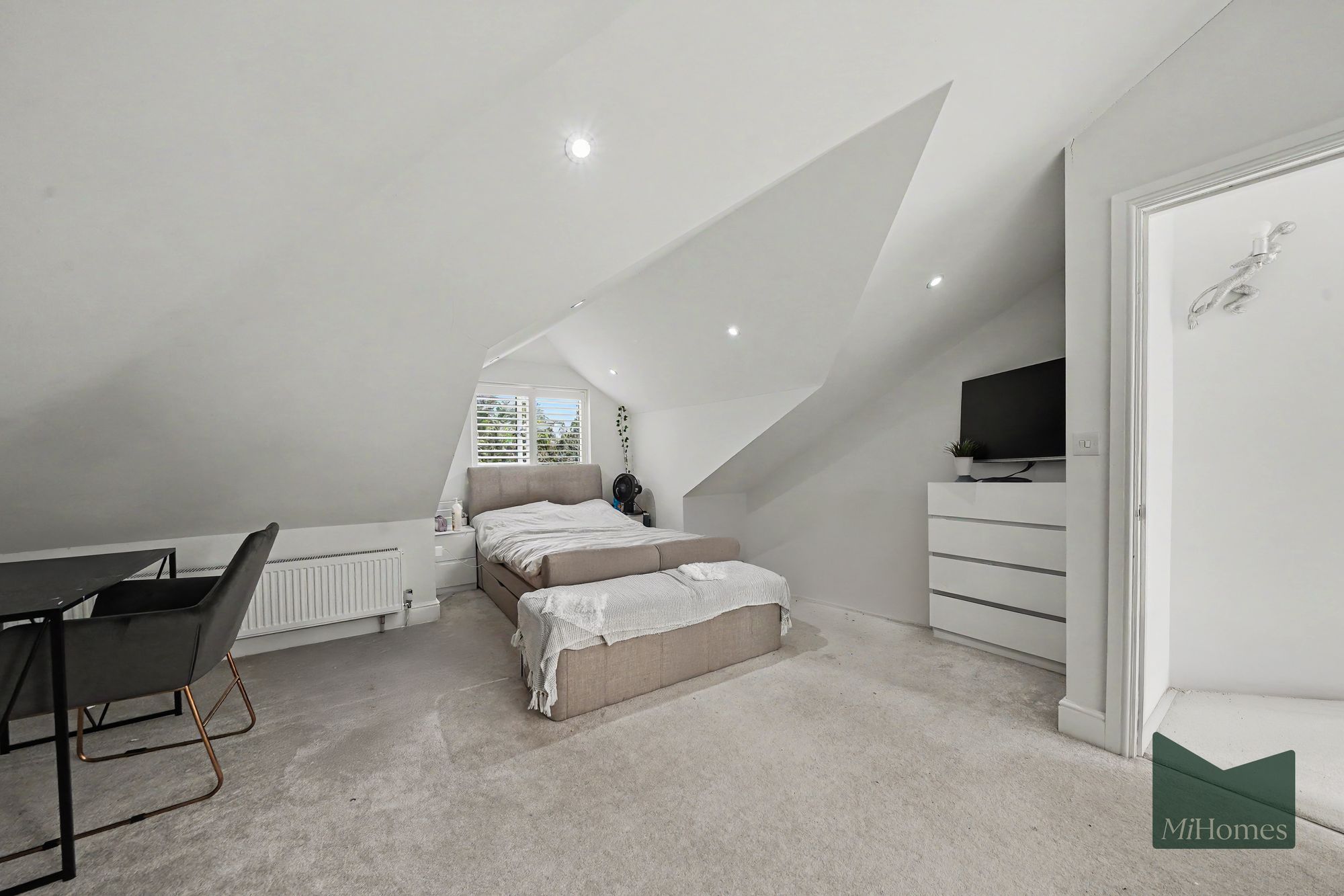 5 bed semi-detached house for sale in Hadley Road, Enfield, EN2 - Property Image 25