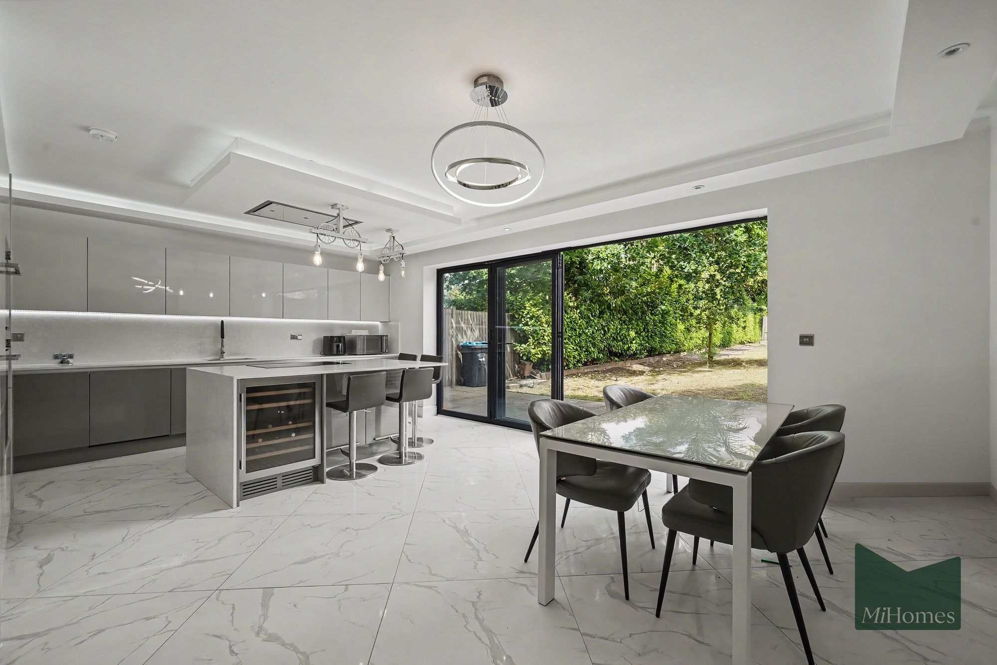 5 bed semi-detached house for sale in Hadley Road, Enfield, EN2 - Property Image 6