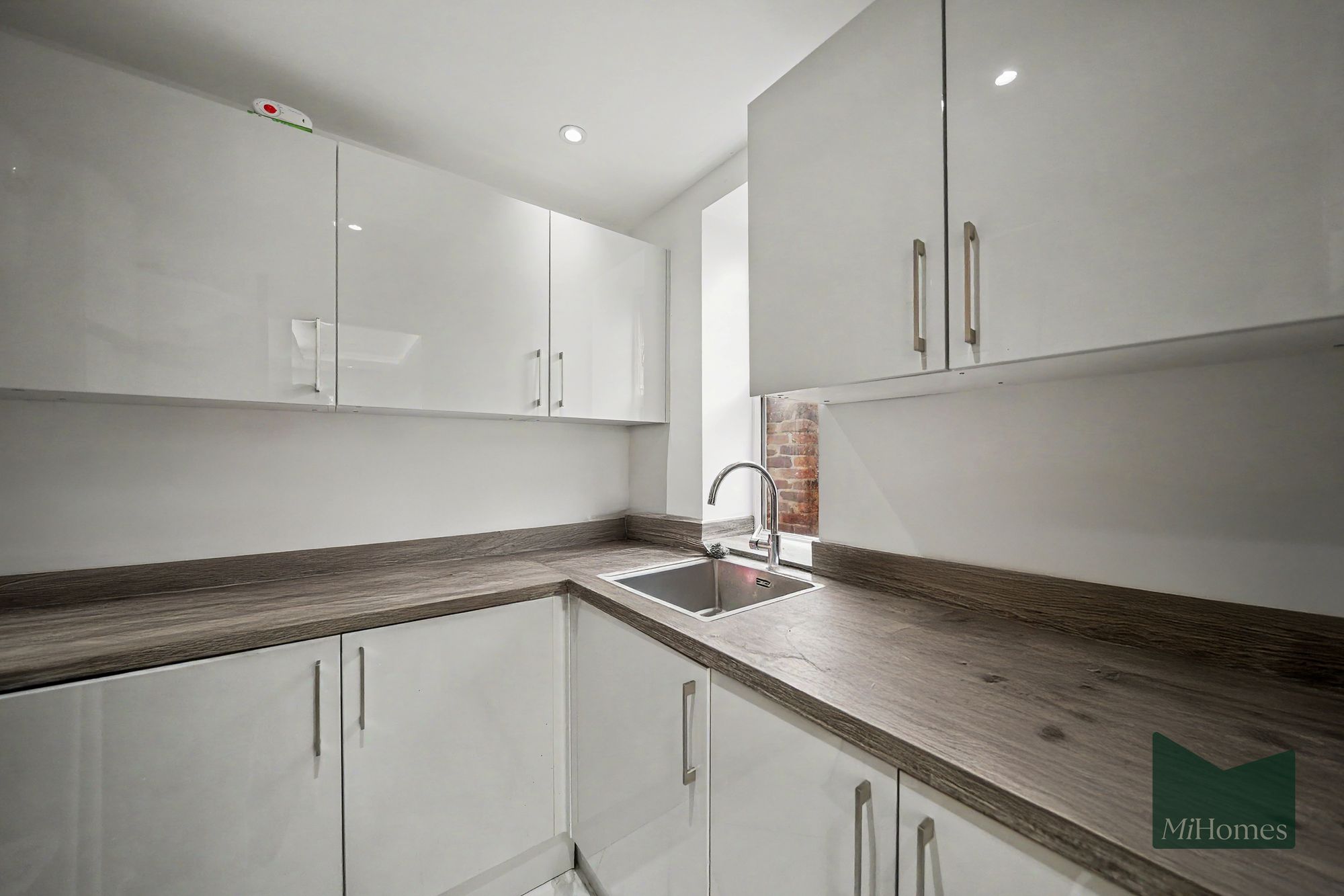 5 bed semi-detached house for sale in Hadley Road, Enfield, EN2 - Property Image 10