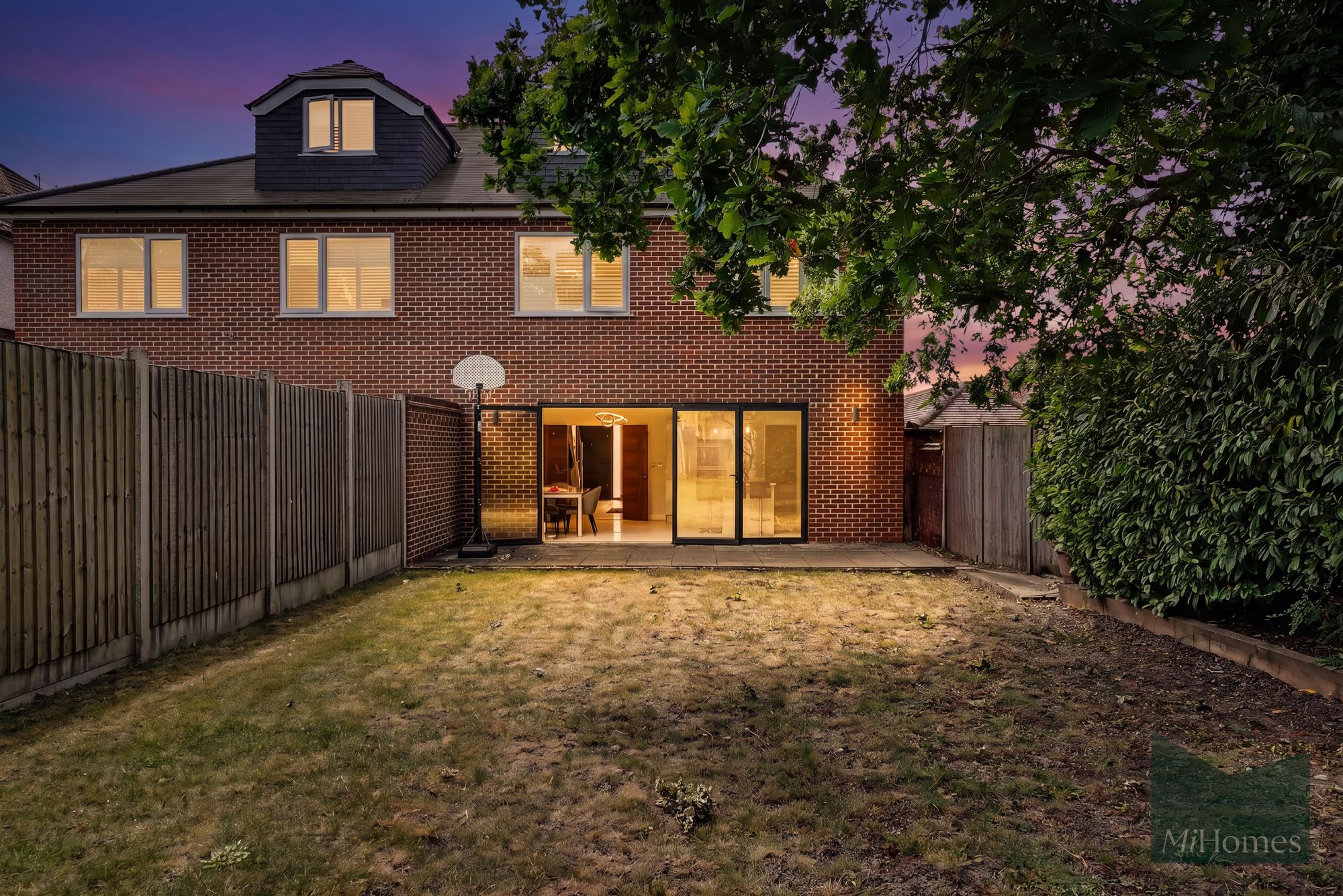 5 bed semi-detached house for sale in Hadley Road, Enfield, EN2 - Property Image 12