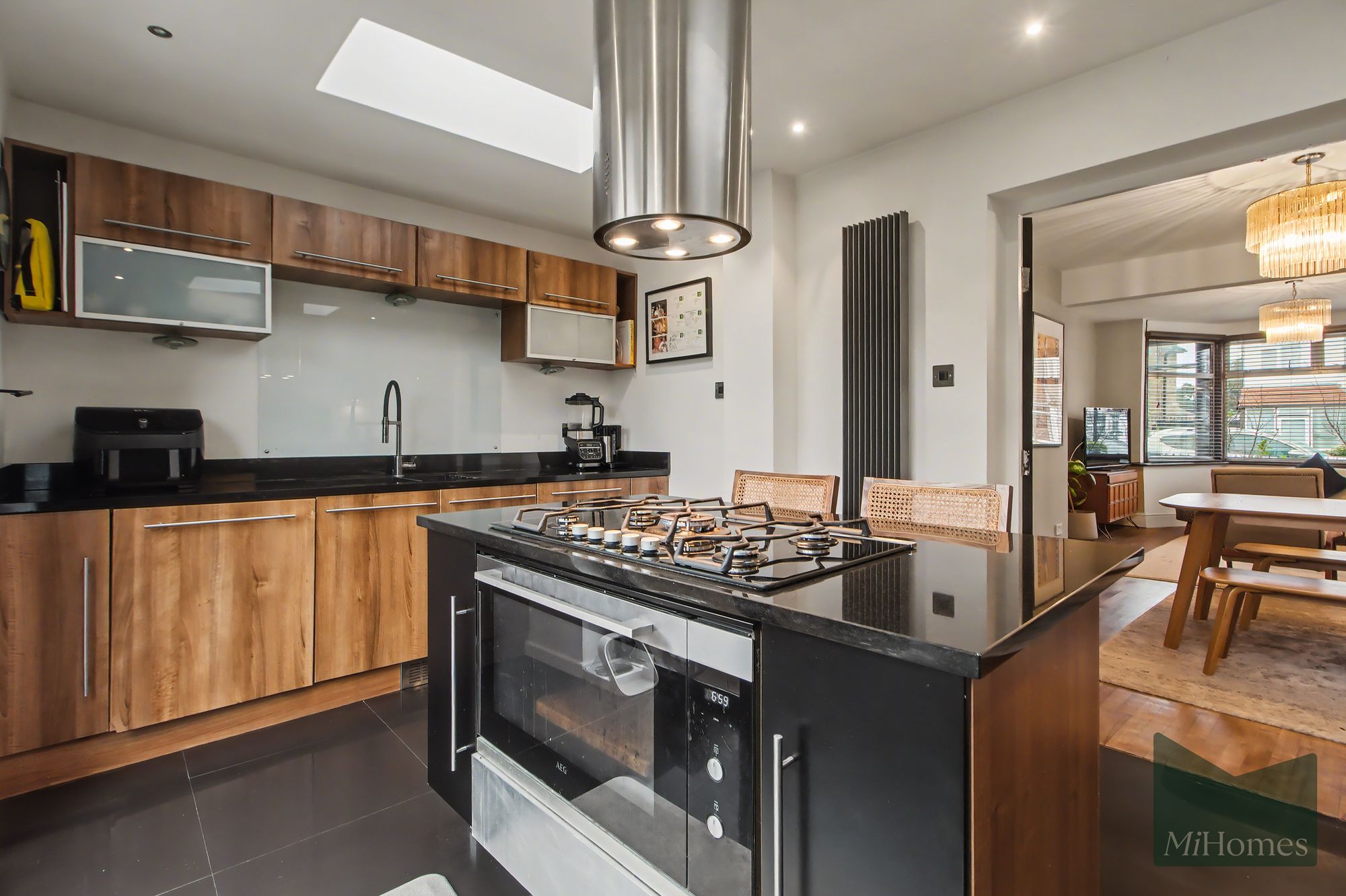 3 bed mid-terraced house for sale in Woodstock Crescent, London, N9 - Property Image 5