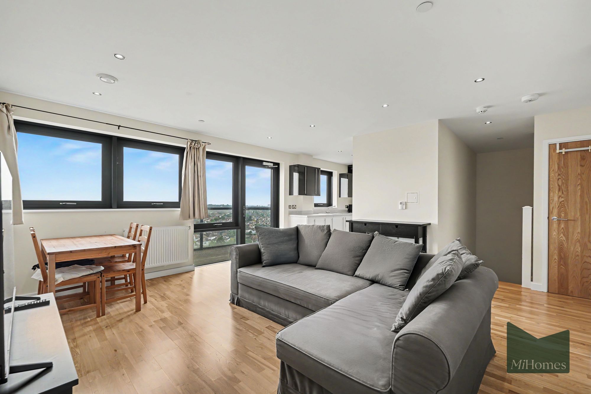 2 bed flat for sale in Southbury Road, Enfield, EN1 - Property Image 4