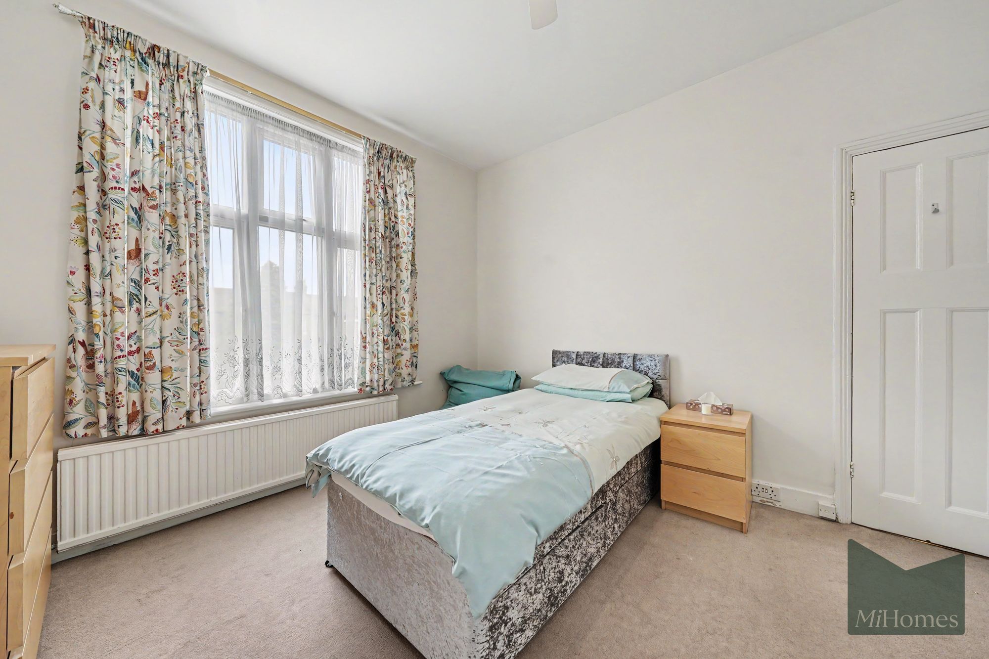 3 bed mid-terraced house for sale in Belsize Avenue, London, N13 - Property Image 17