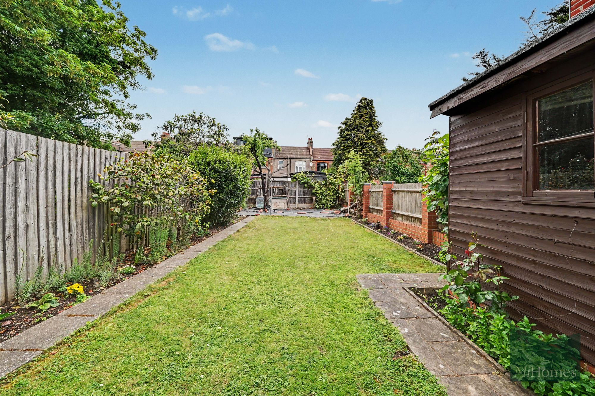 3 bed mid-terraced house for sale in Belsize Avenue, London, N13 - Property Image 11