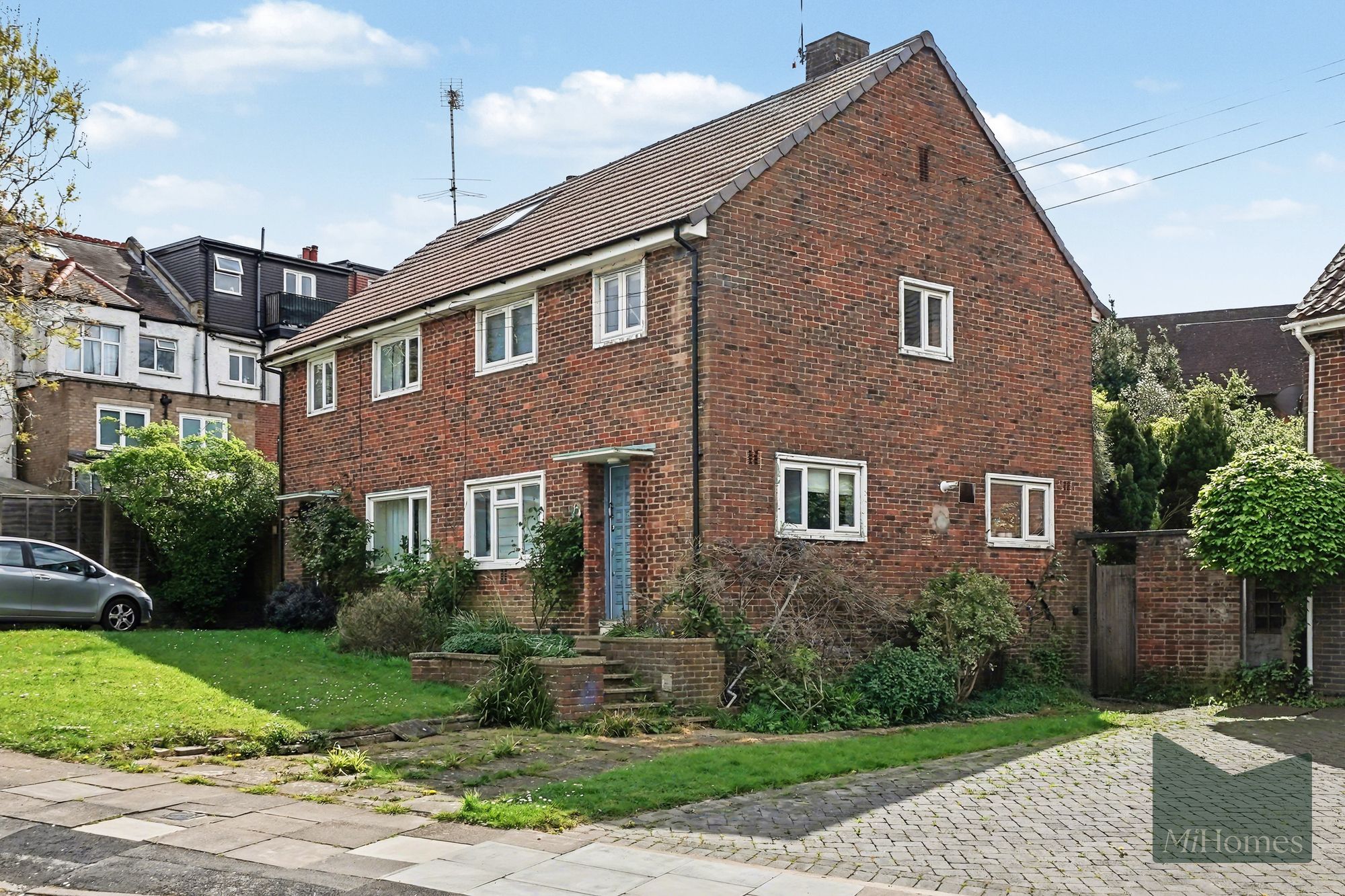 3 bed semi-detached house for sale in George Crescent, London, N10  - Property Image 17