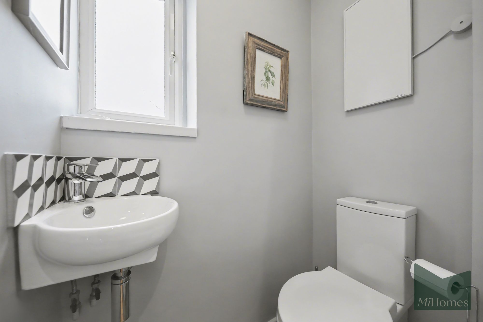 3 bed semi-detached house for sale in George Crescent, London, N10  - Property Image 16