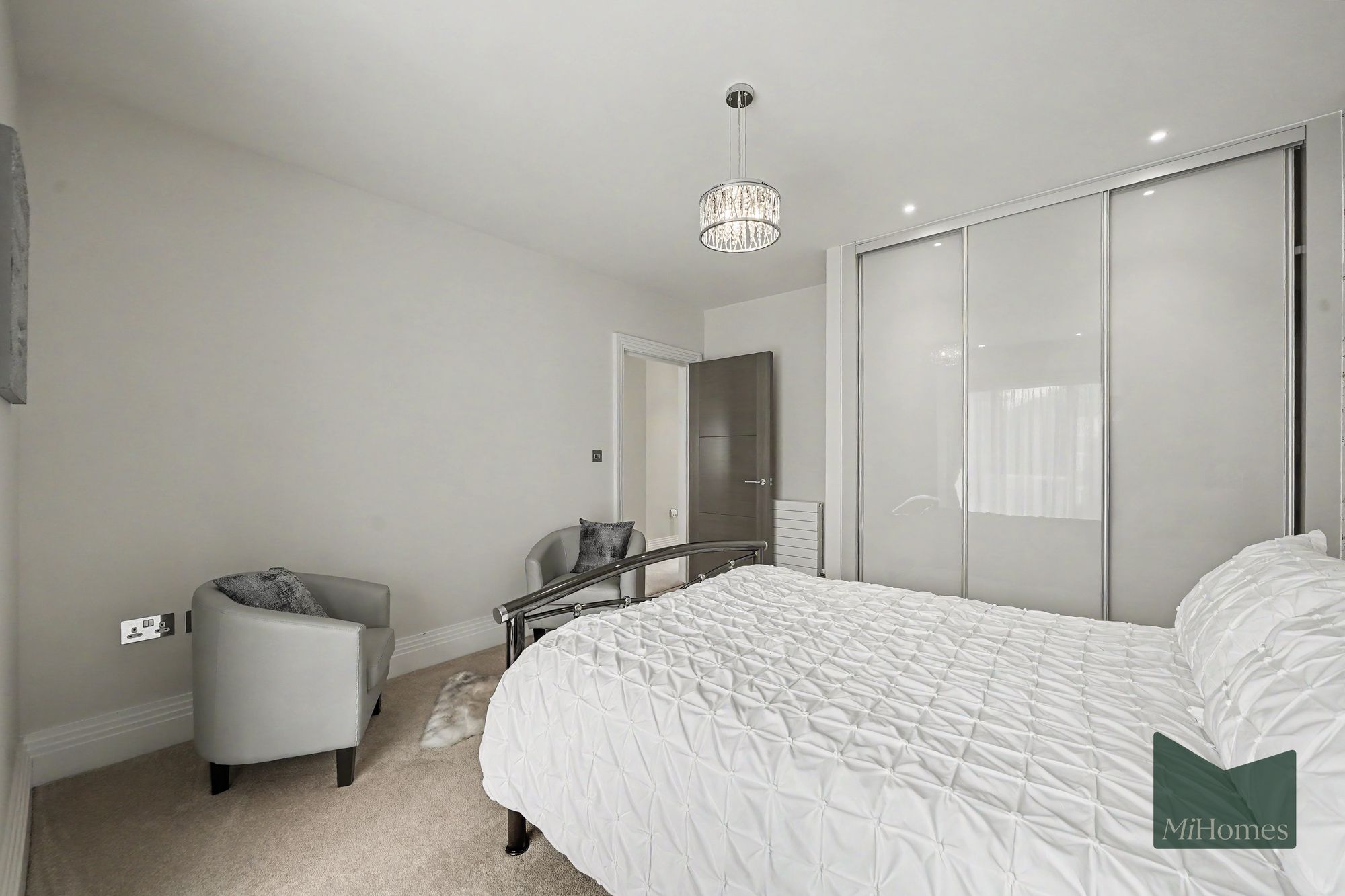 4 bed mid-terraced house for sale in Wellston Crescent, London, N14 - Property Image 29