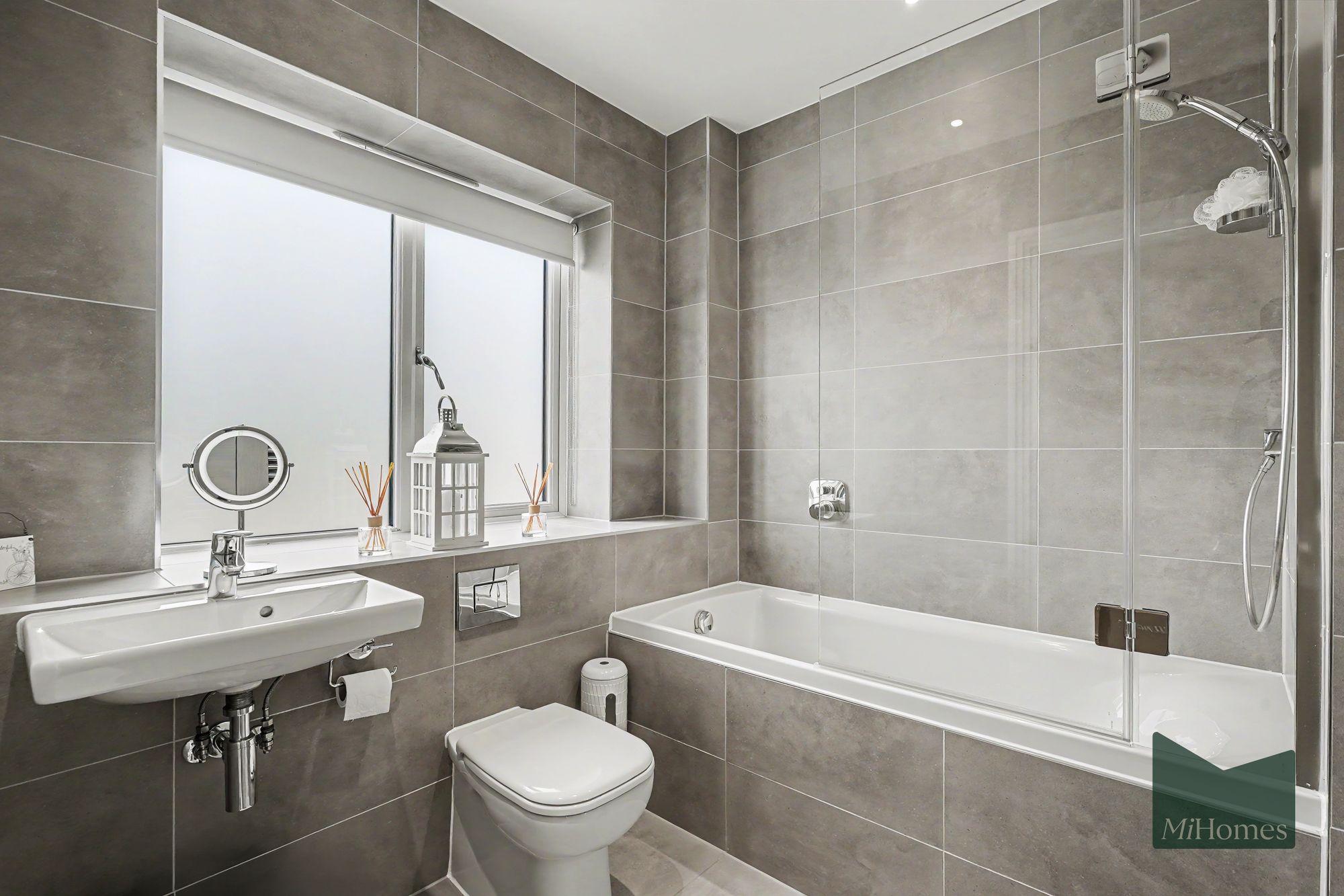 4 bed mid-terraced house for sale in Wellston Crescent, London, N14 - Property Image 30